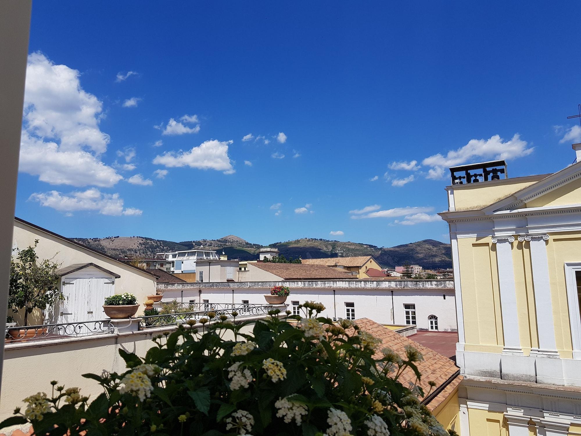 Vista Exterior Al Centro Luxury Home