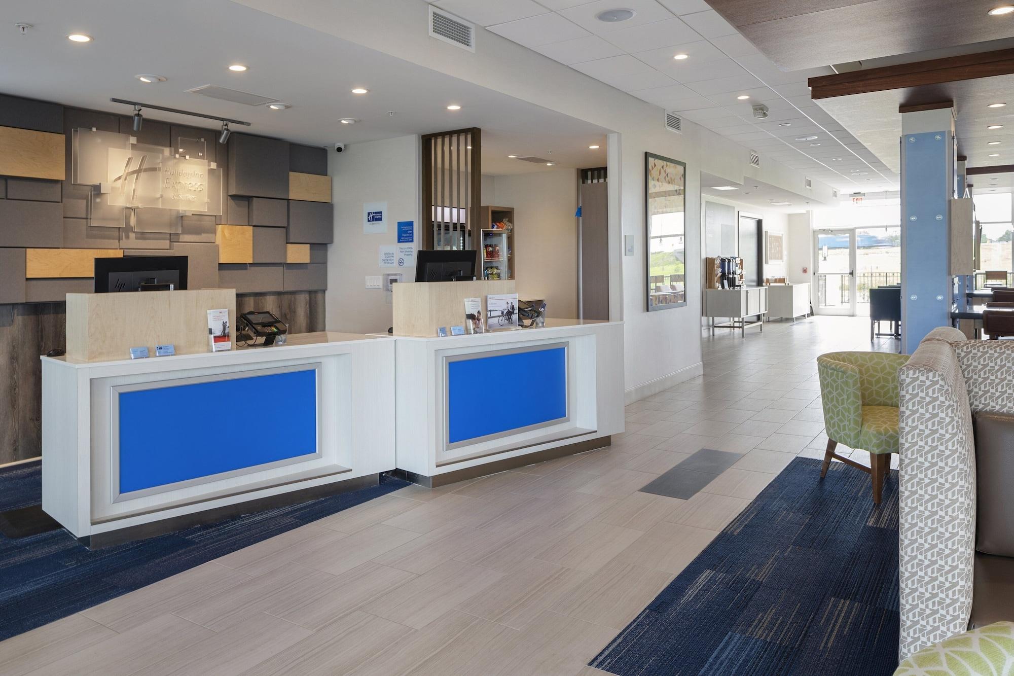 Vista Lobby Holiday Inn Express & Suites Bourbonnais East - Bradley by IHG