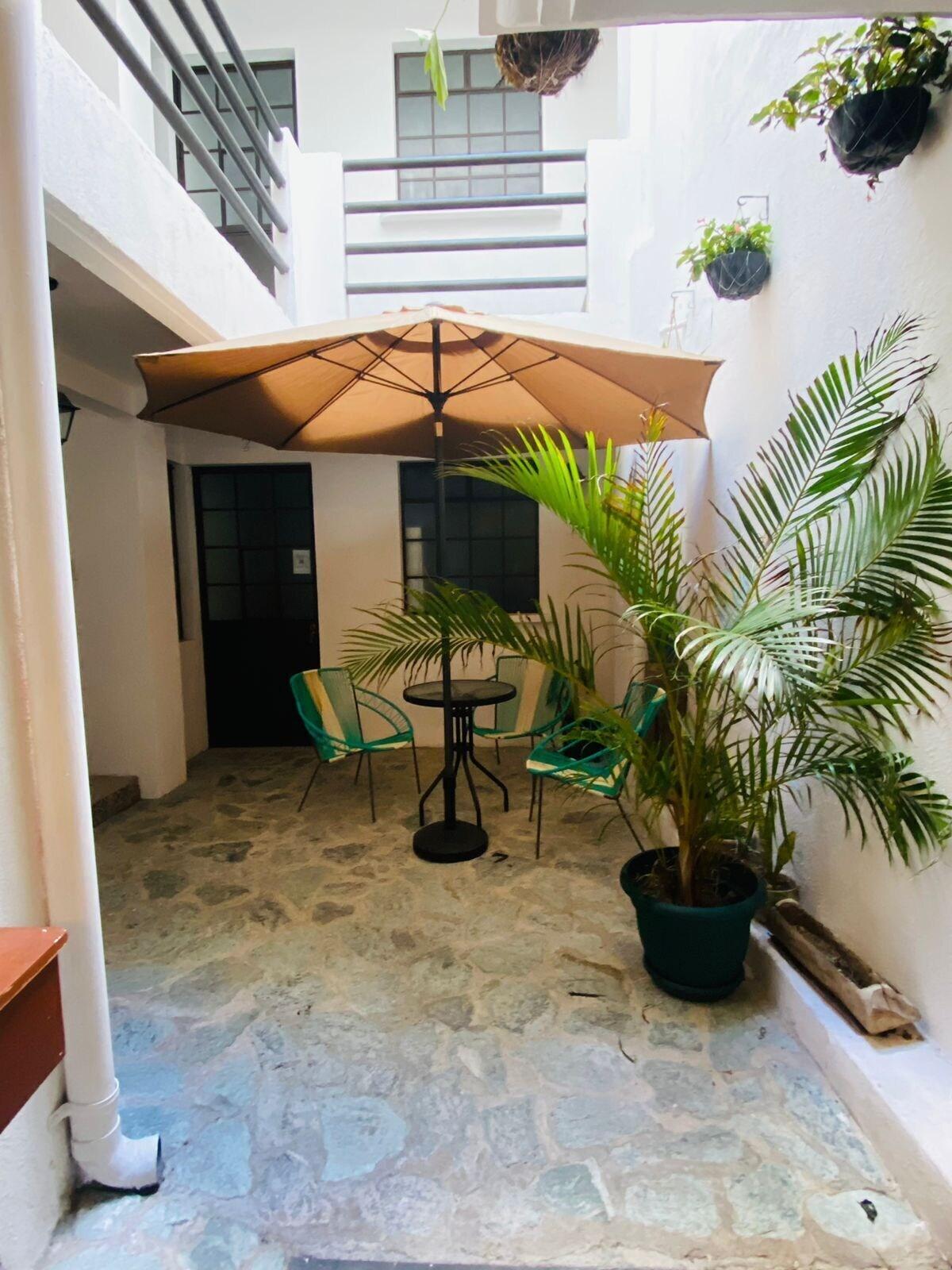 Varios Hostal 17-52