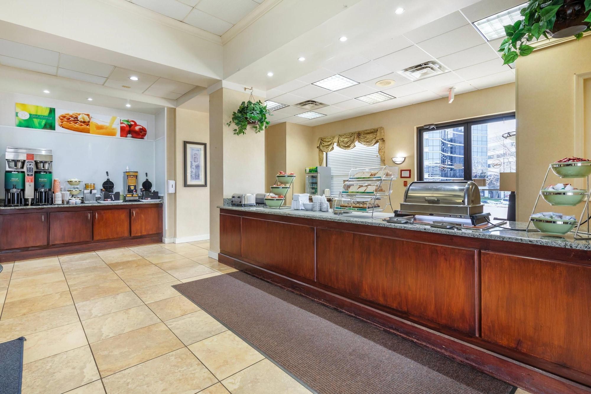 Restaurant Suburban Studios Tysons Corner