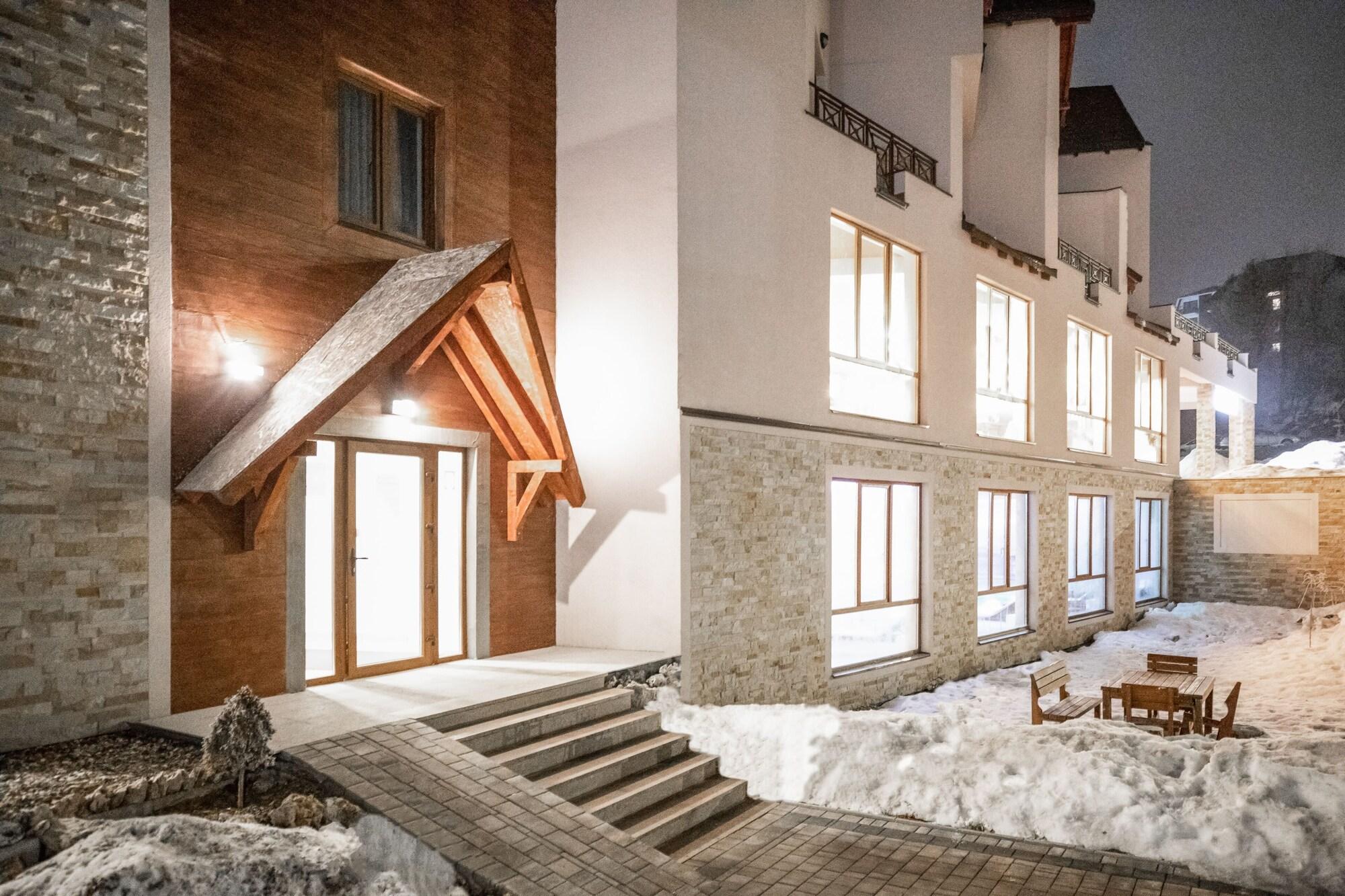 Varios Sky Cabin Apartments
