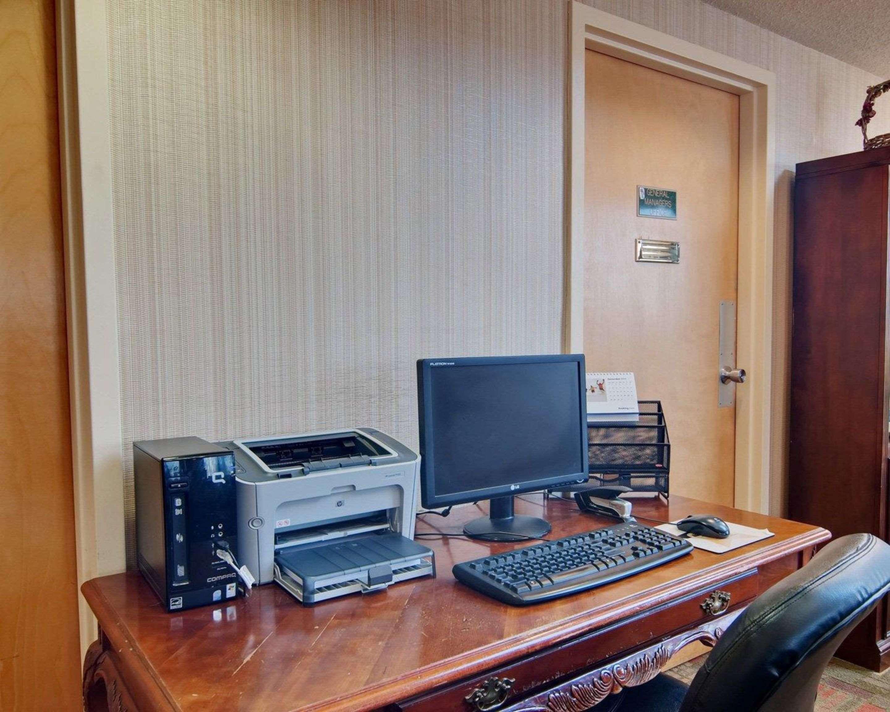 Centro de Negocios Quality Inn Salem - I-81