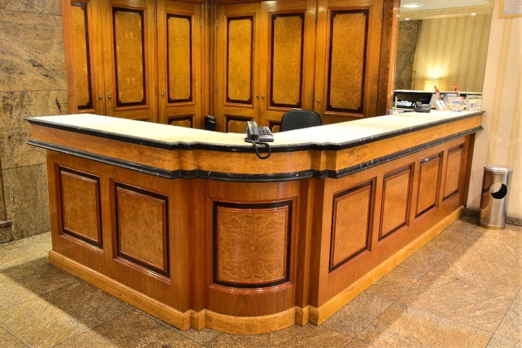 Vista Lobby Hotel Castelar