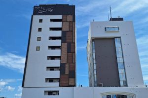 Alojamiento - HOTEL TWIN FLAG