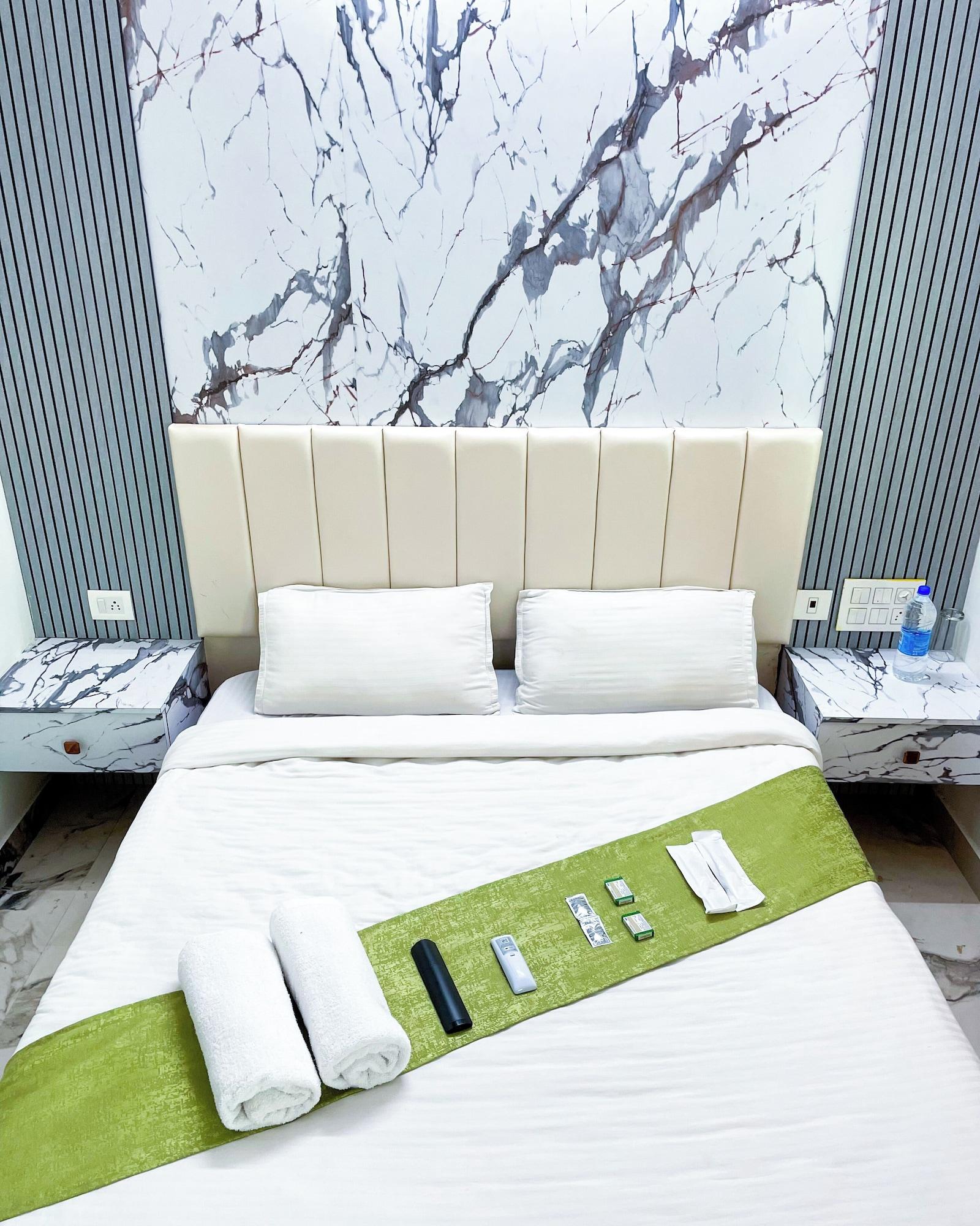 Set de Habitación HOTEL HERAA INN