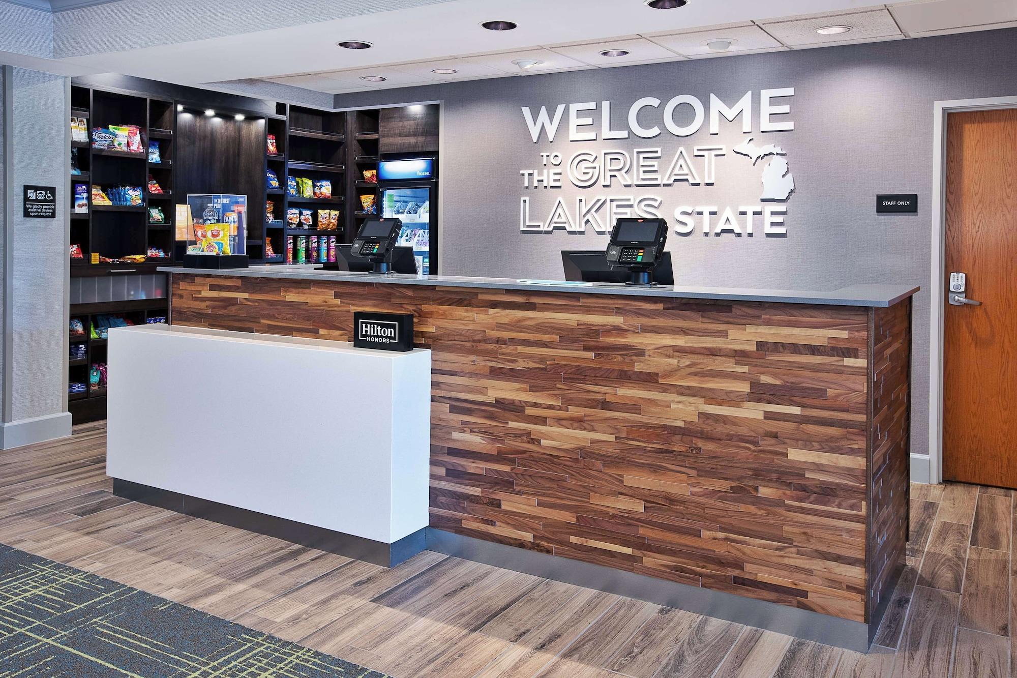 Vista Lobby Hampton Inn Detroit/Utica-Shelby Township