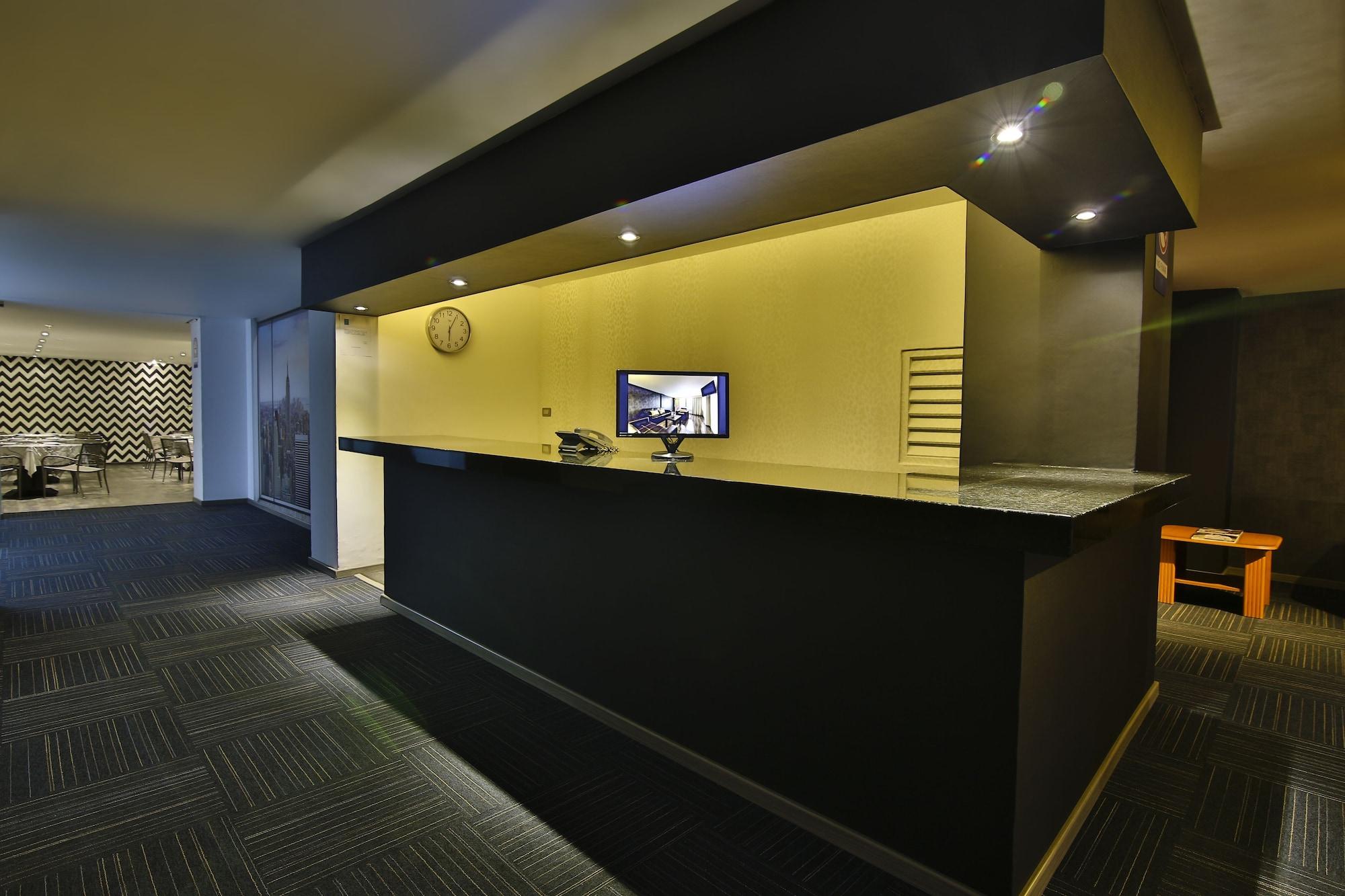 Vista Lobby Suites Meson del Cid