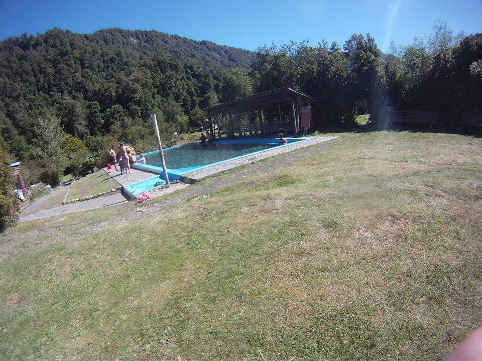 Vista Piscina Termas Rio Amarillo B & B