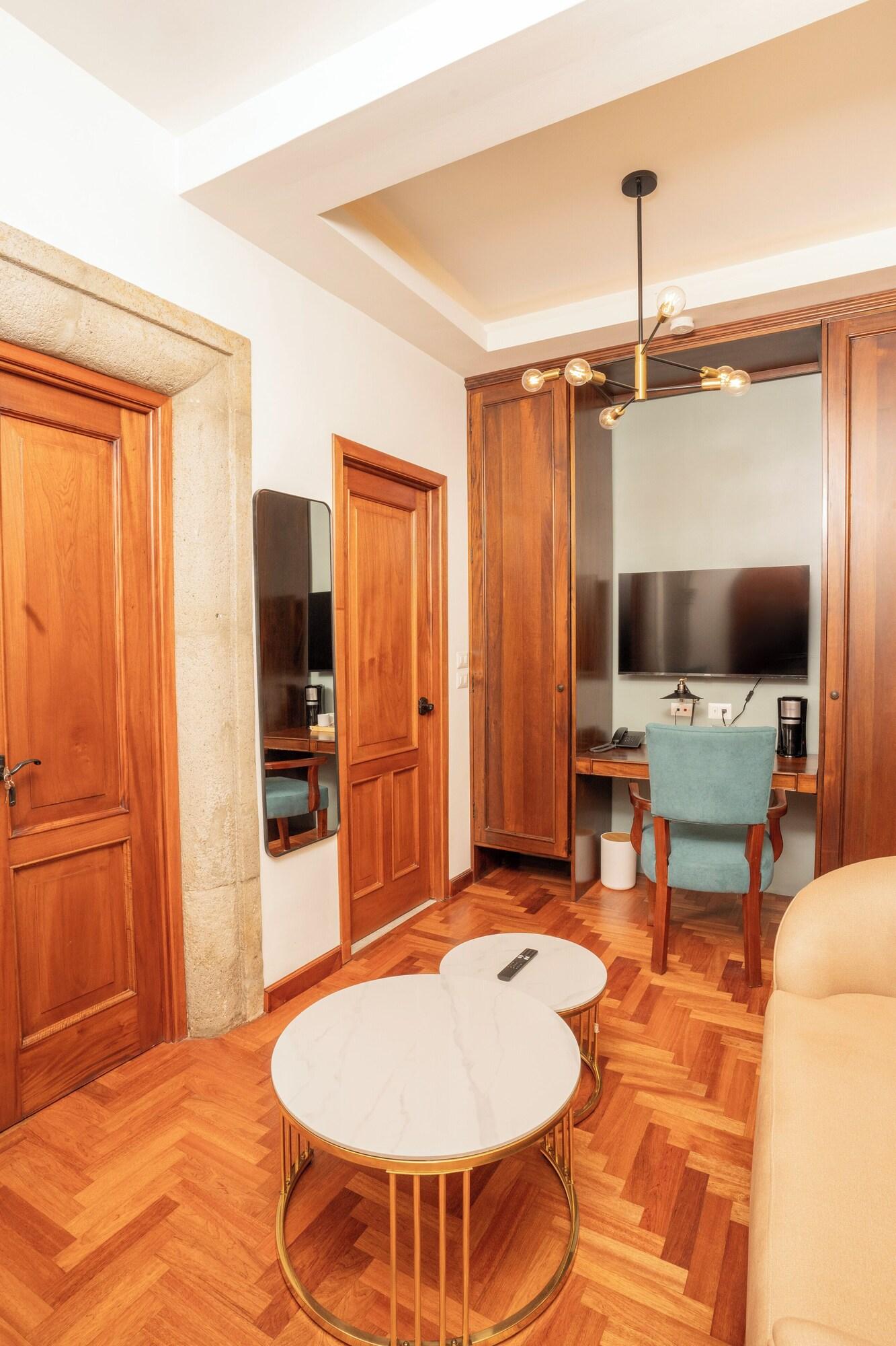 Varios Centenario Hotel Boutique