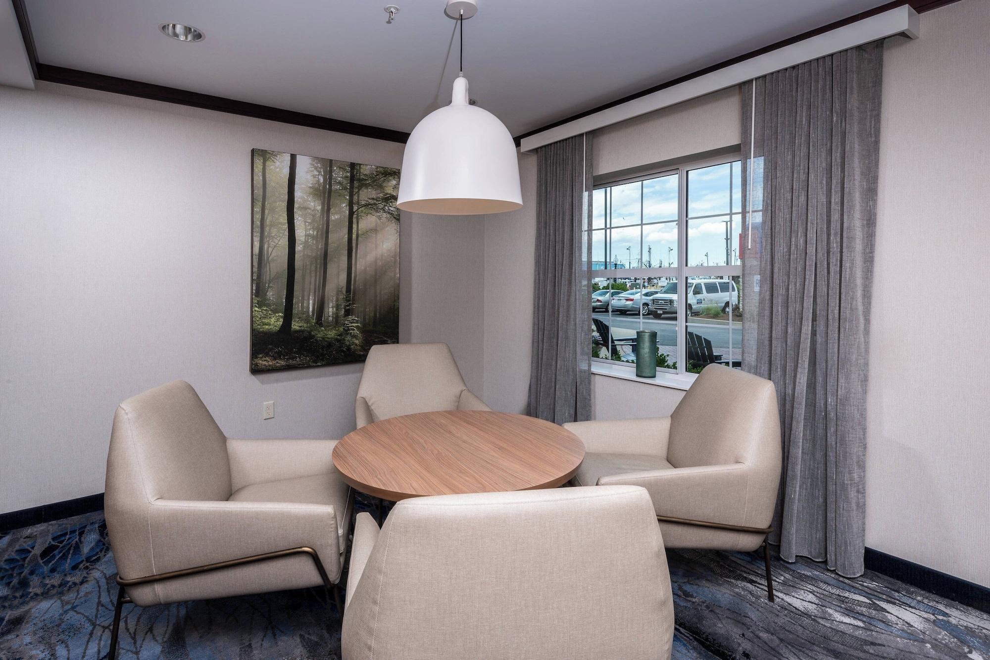 Vista Lobby Fairfield Inn & Suites by Marriott New Bedford