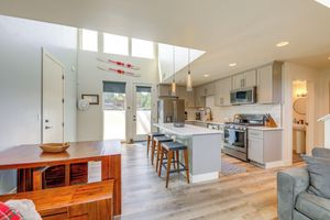 Alquiler Vacacional - 1 Mi to Lake: Upscale Condo in Whitefish Resort