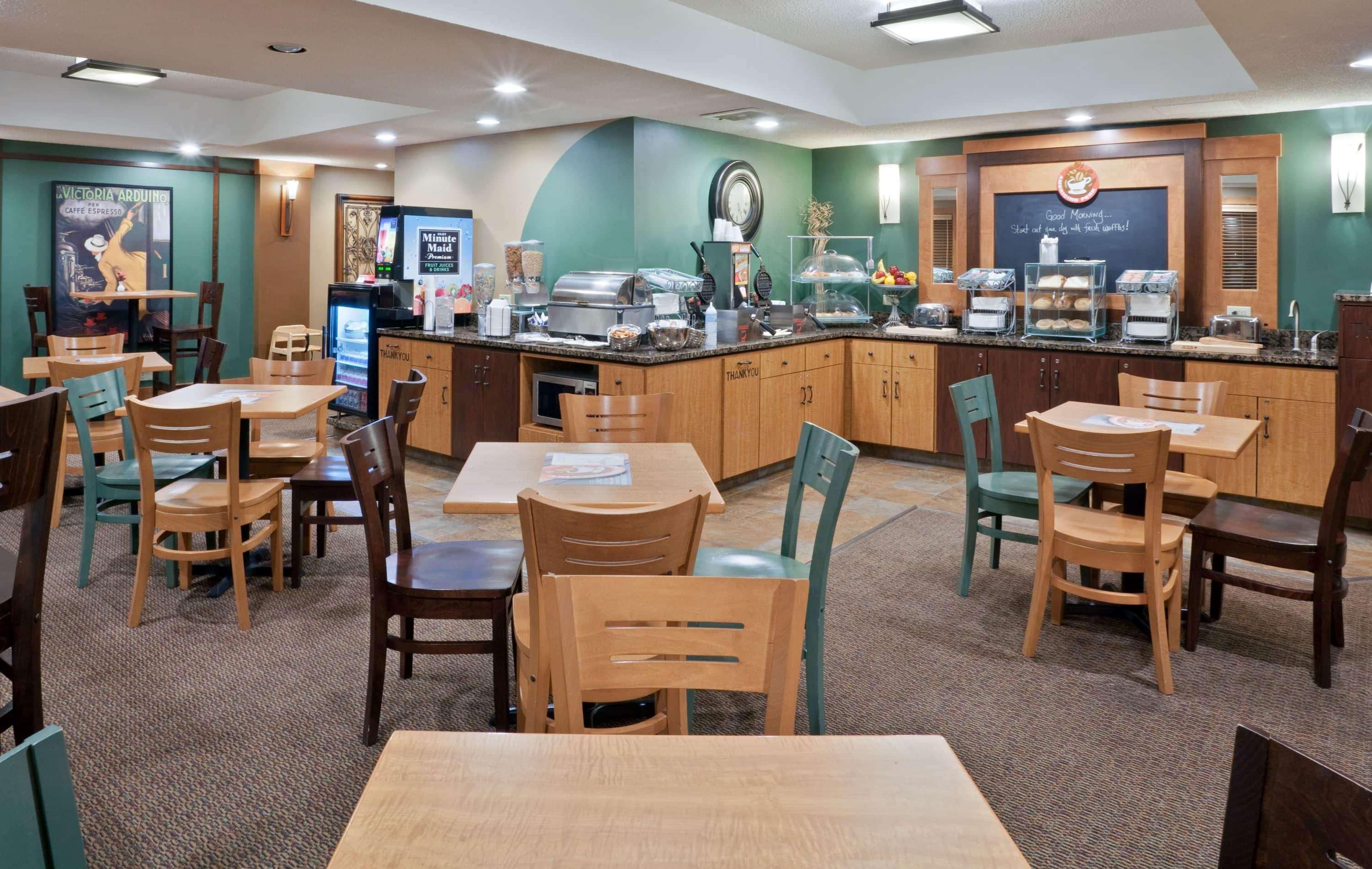 Restaurant AmericInn by Wyndham Chanhassen
