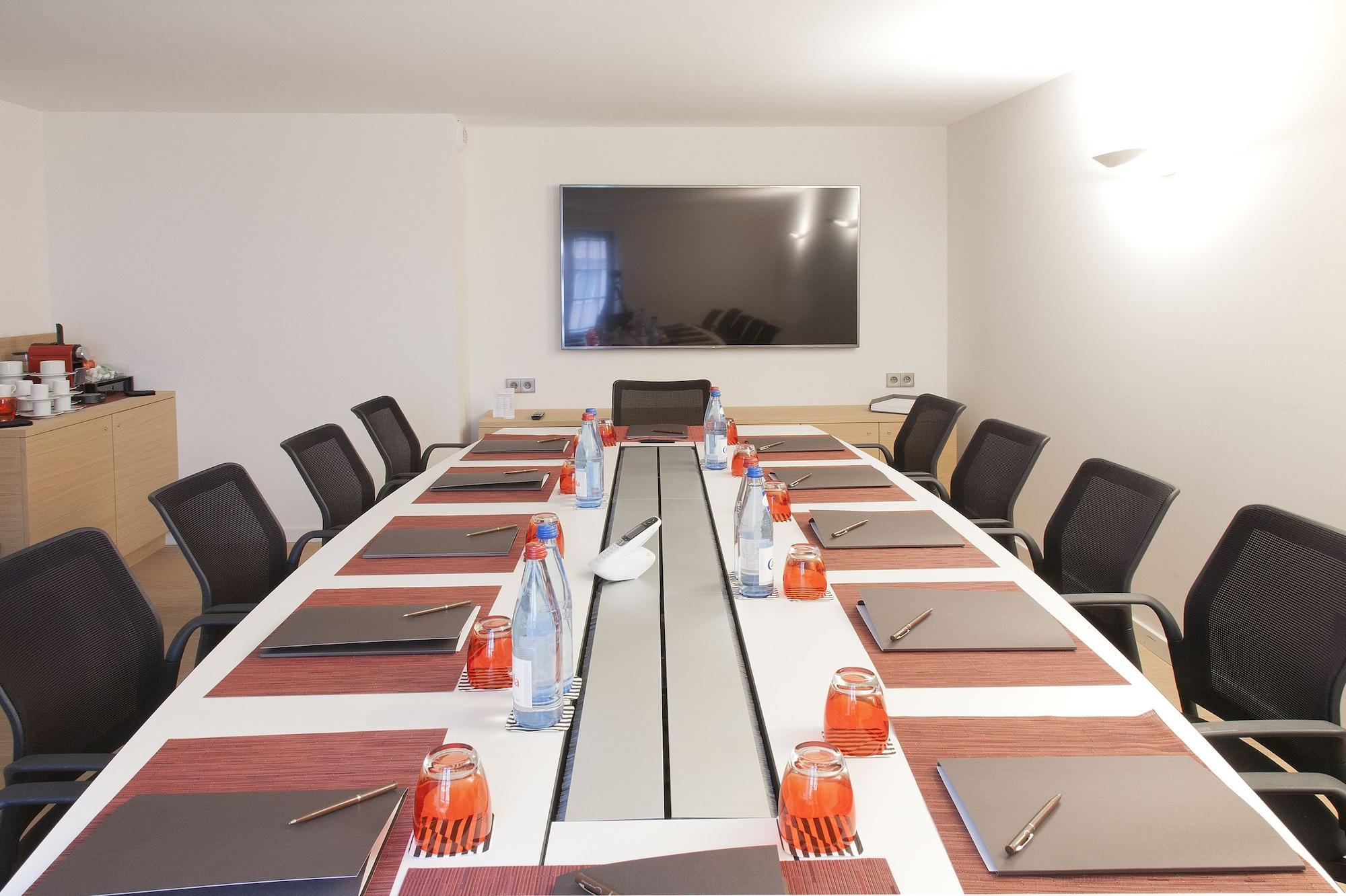 Sala de Reuniones Pavillon REGENT PETITE France By Stay Collection