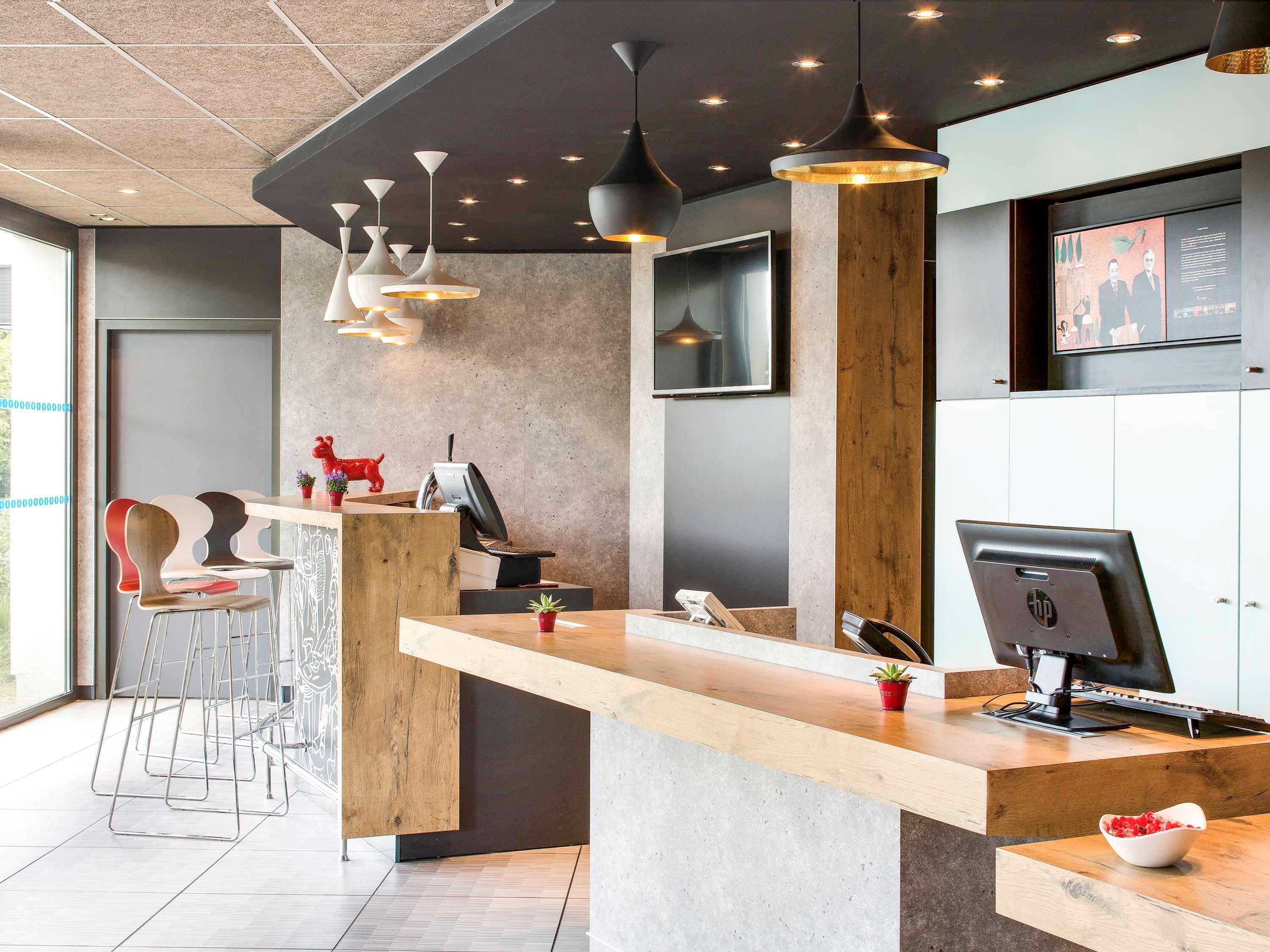 Bar/Salón ibis Montceau-les-Mines