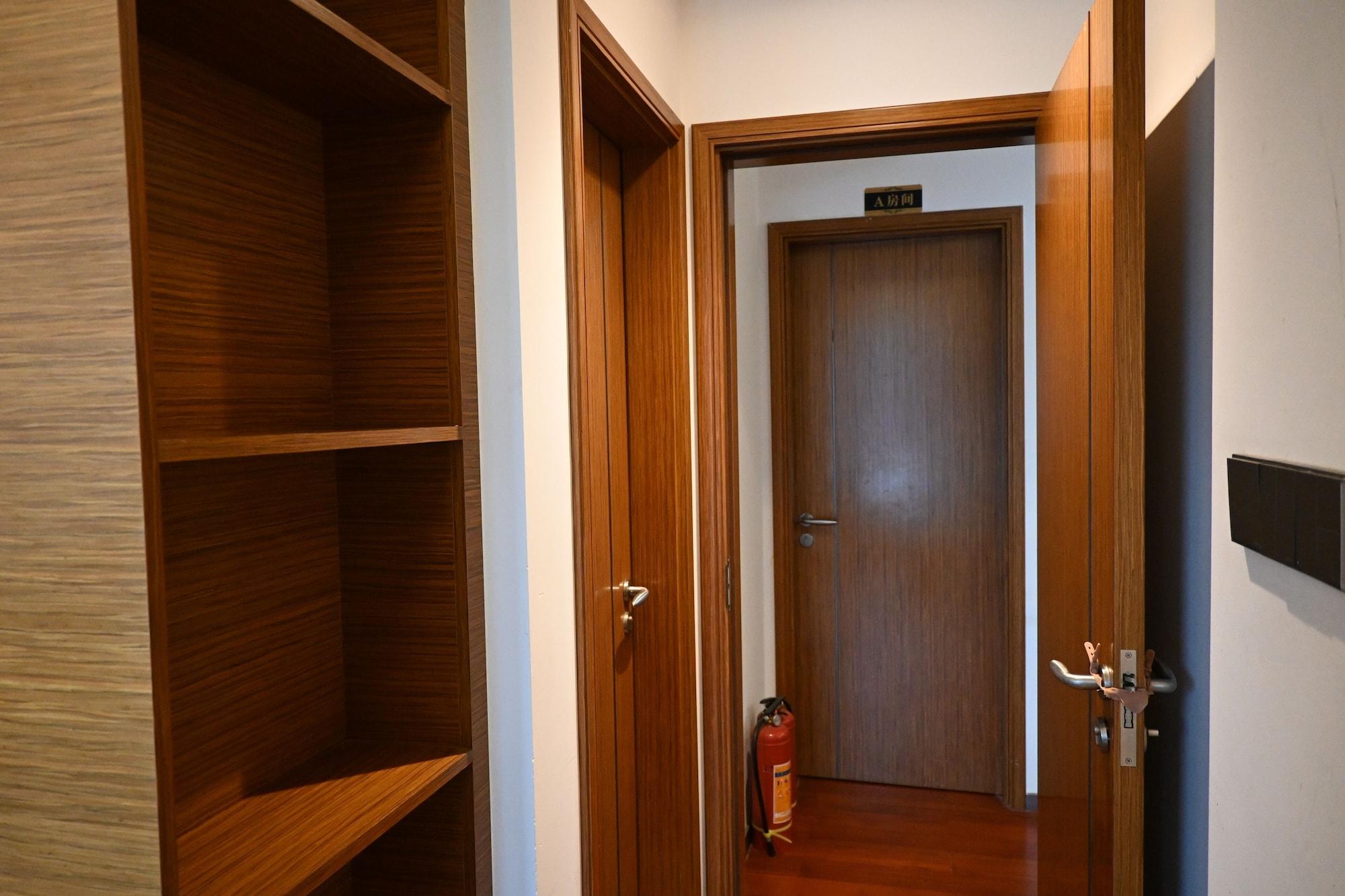 Vista Exterior Nomadic International  Hostel