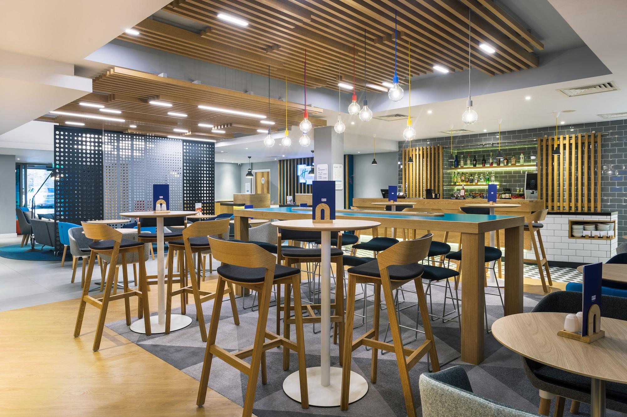 Bar/Salón Holiday Inn Express London-Watford Junction by IHG