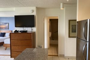 Alquiler Vacacional - Deluxe Condo with Pool View, Free Parking & Wi-Fi by Koko Resort Vacation Rentals