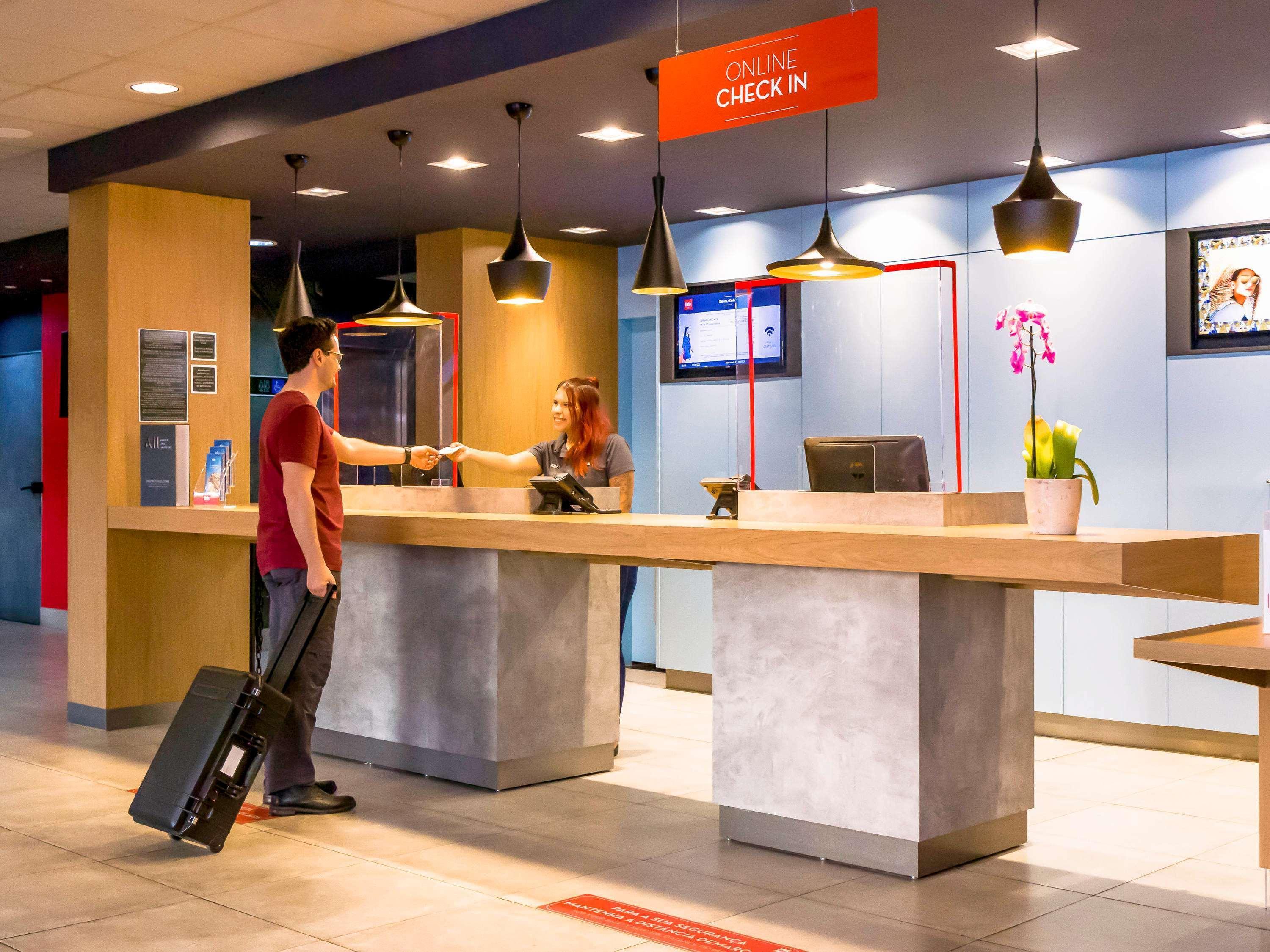Vista Lobby ibis Marilia