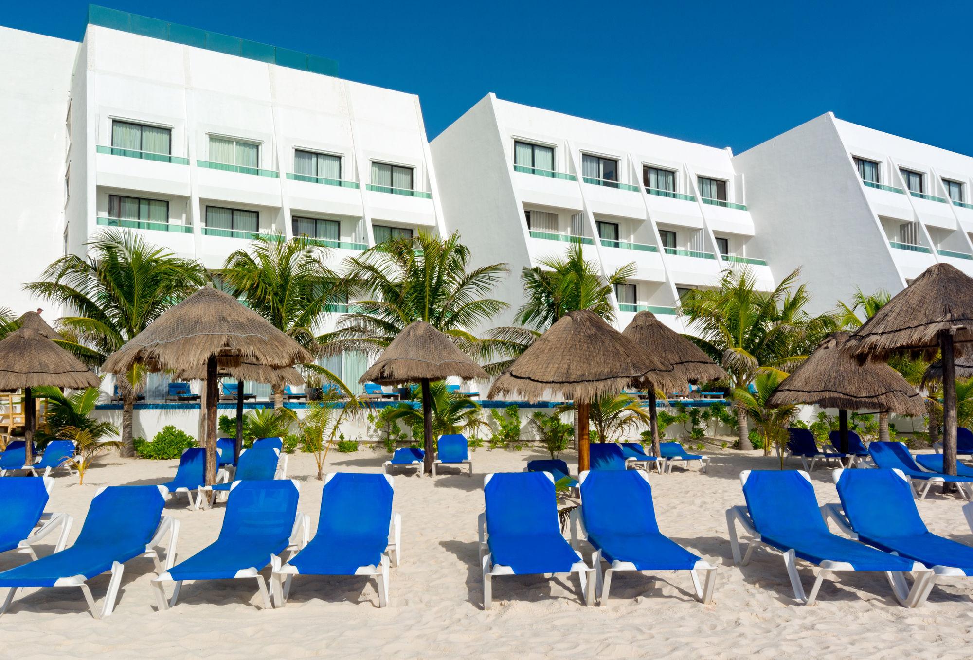 Playa Flamingo Cancun Resort