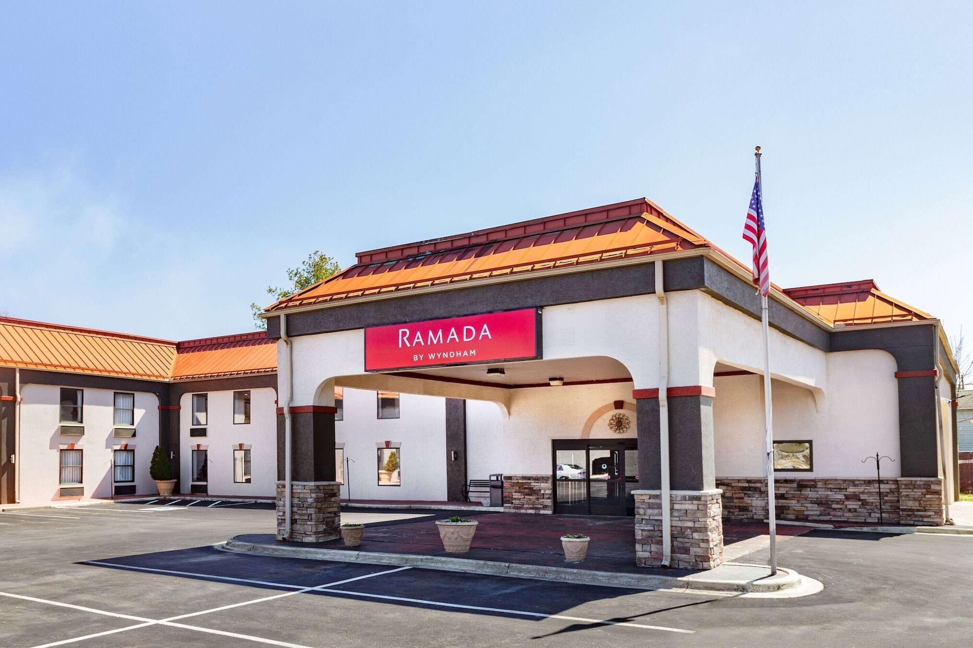 Varios Ramada by Wyndham Hendersonville