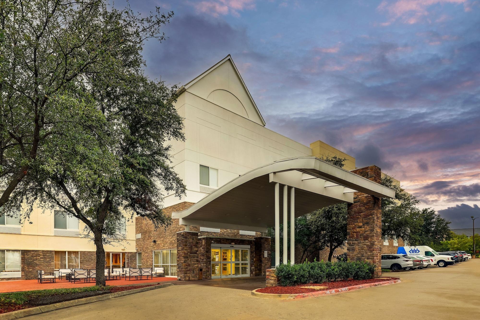Vista Exterior Fairfield Inn & Suites Dallas Las Colinas