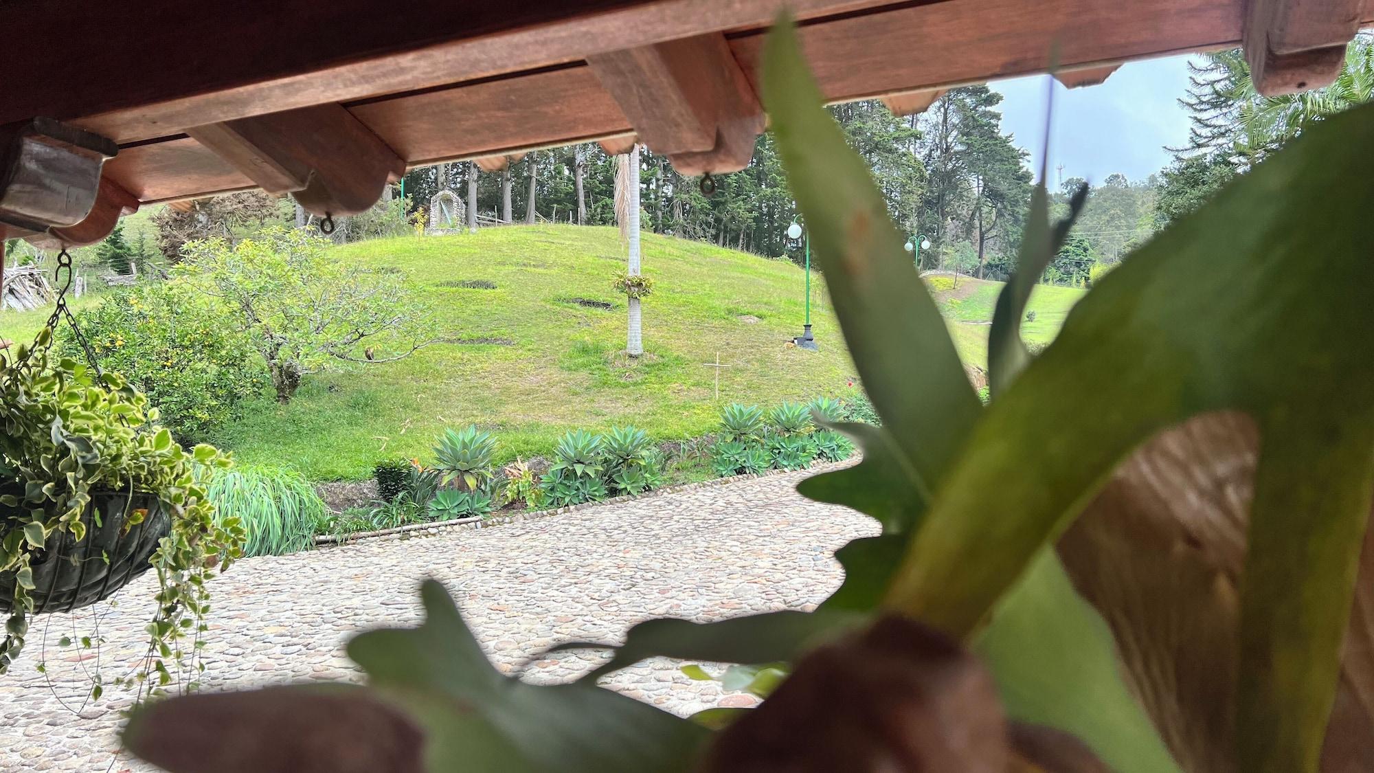 Vista Exterior Autenthico Sajonia Hotel Aeropuerto