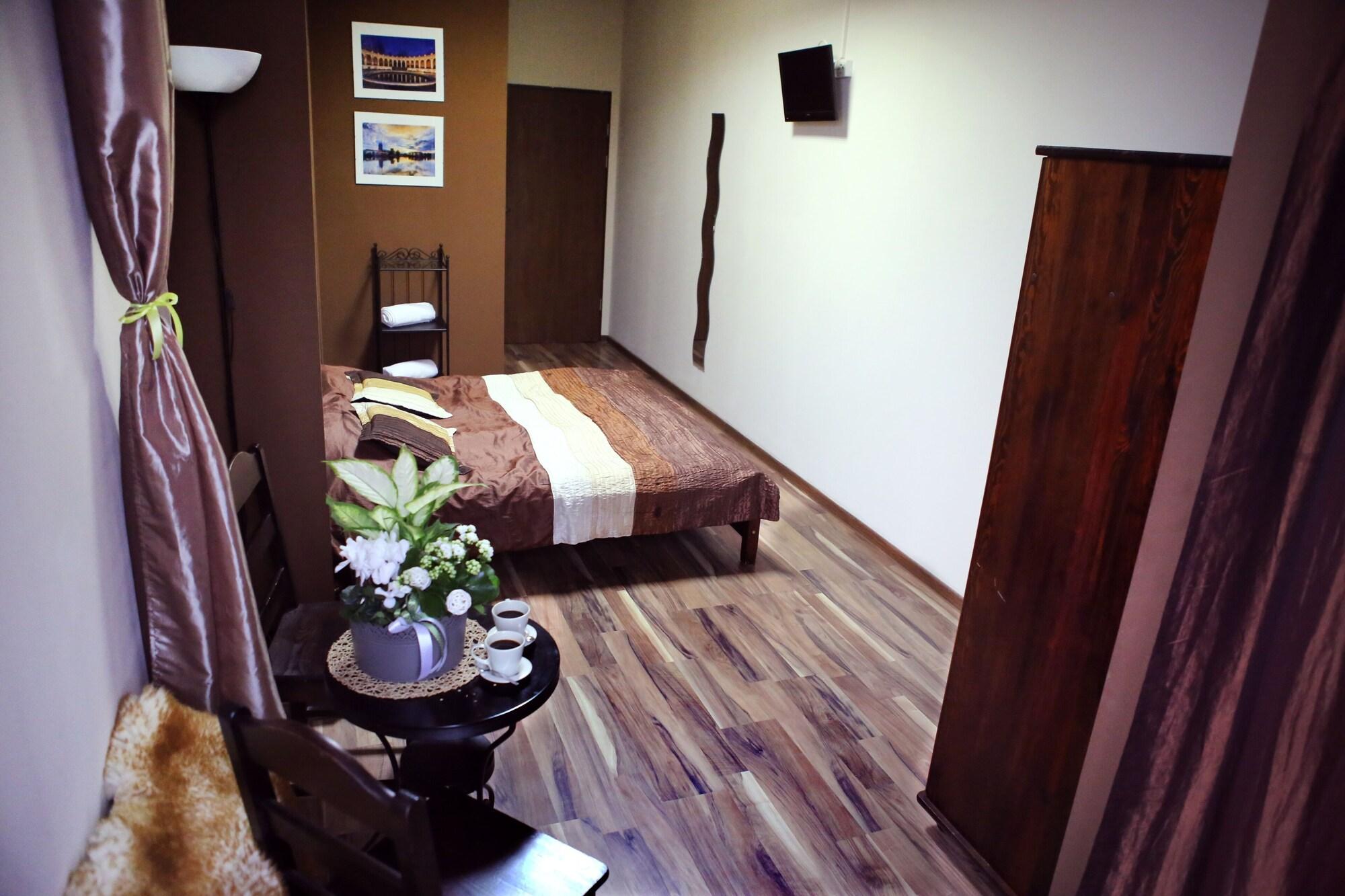 Varios Royal Hostel