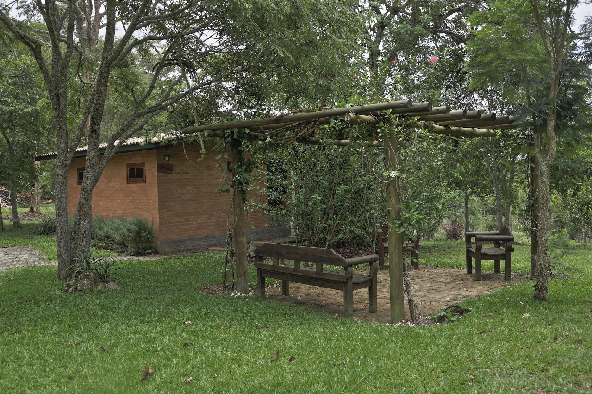 Equipamiento de Habitación Pousada Candeias Ltda