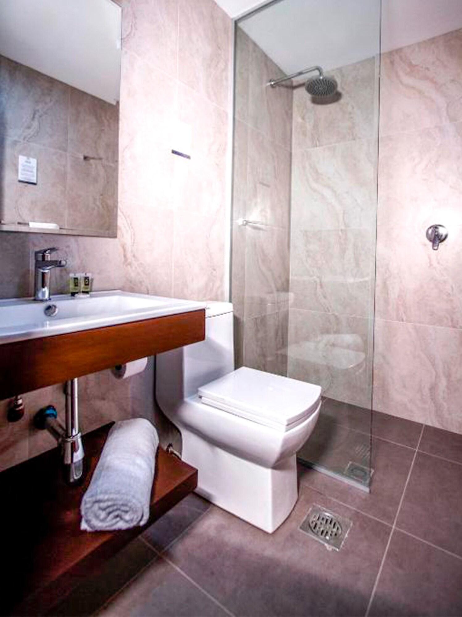 Equipamiento de Habitación Altus Express Hotel