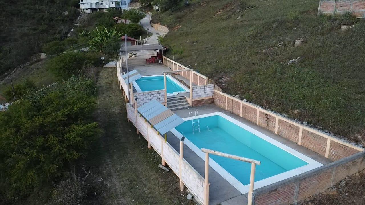 Vista Piscina Cabañas Xakali
