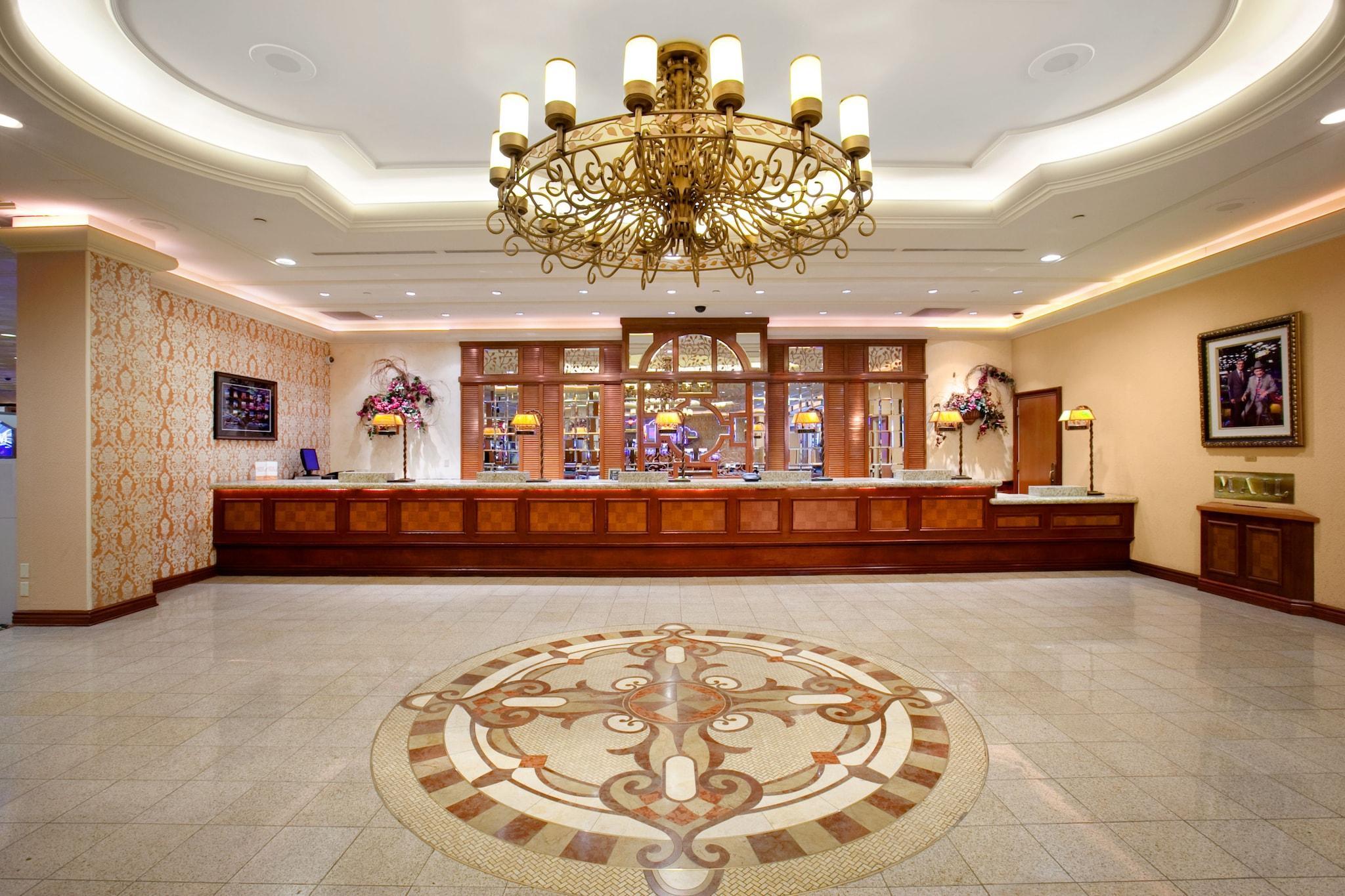 Vista Lobby Gold Coast Hotel and Casino