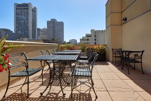 Alojamiento - Orchard Garden Hotel