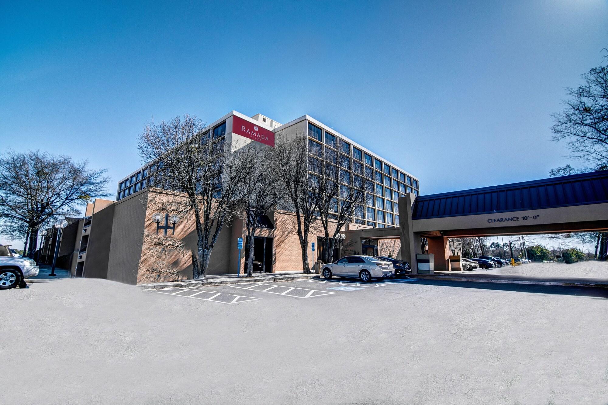 Varios Ramada Plaza by Wyndham Atlanta Airport