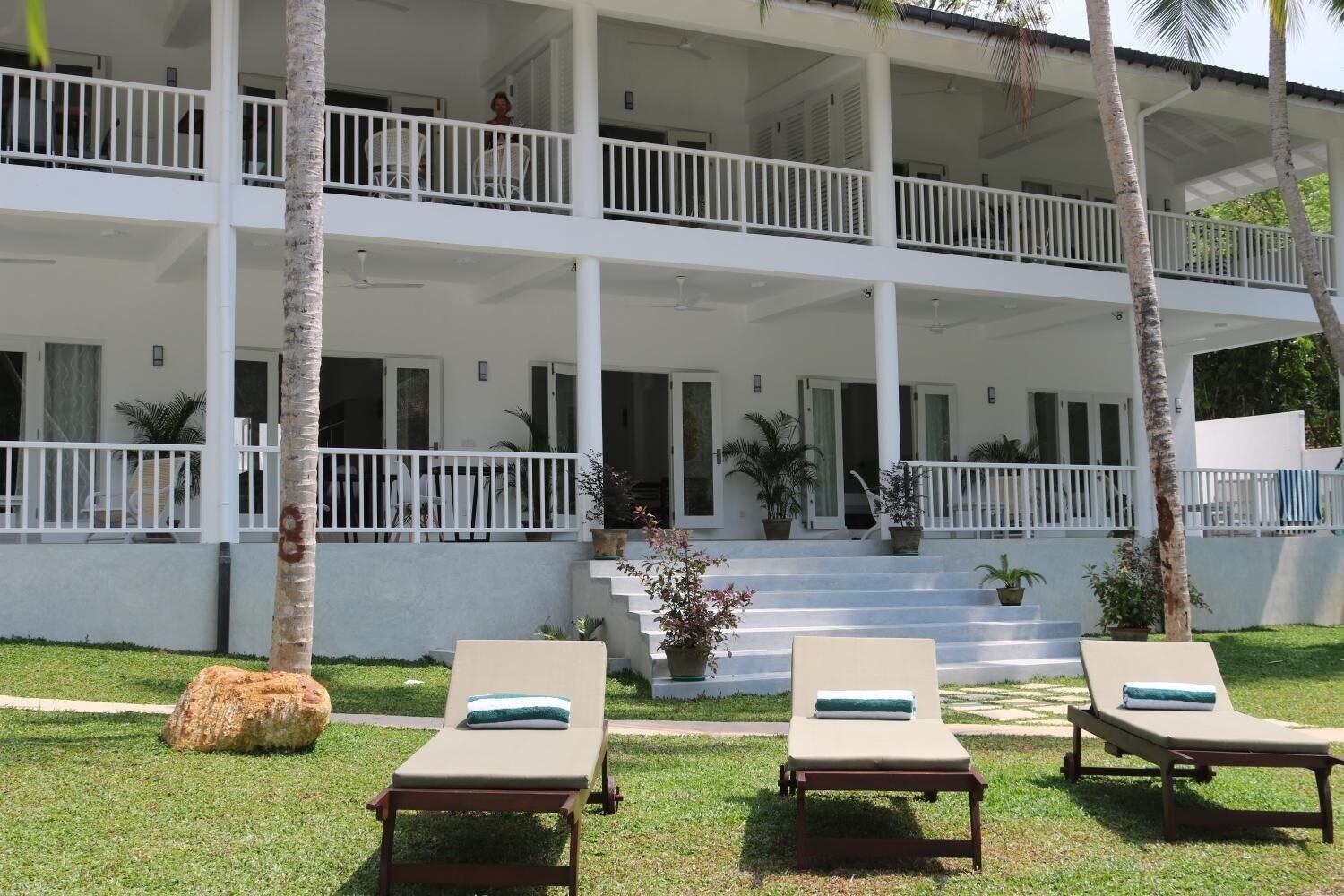 Vista Exterior Plantation House