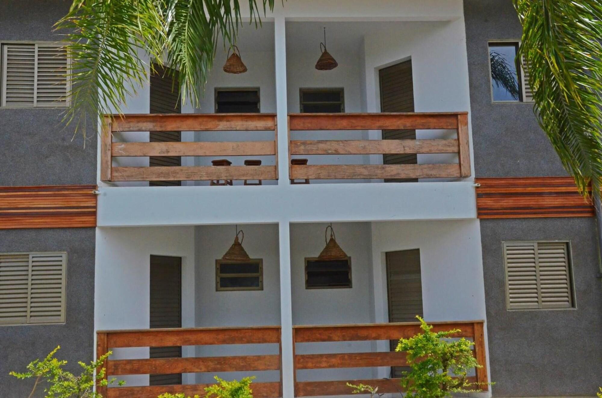 Vista Exterior Pousada La Ferrugem Suites