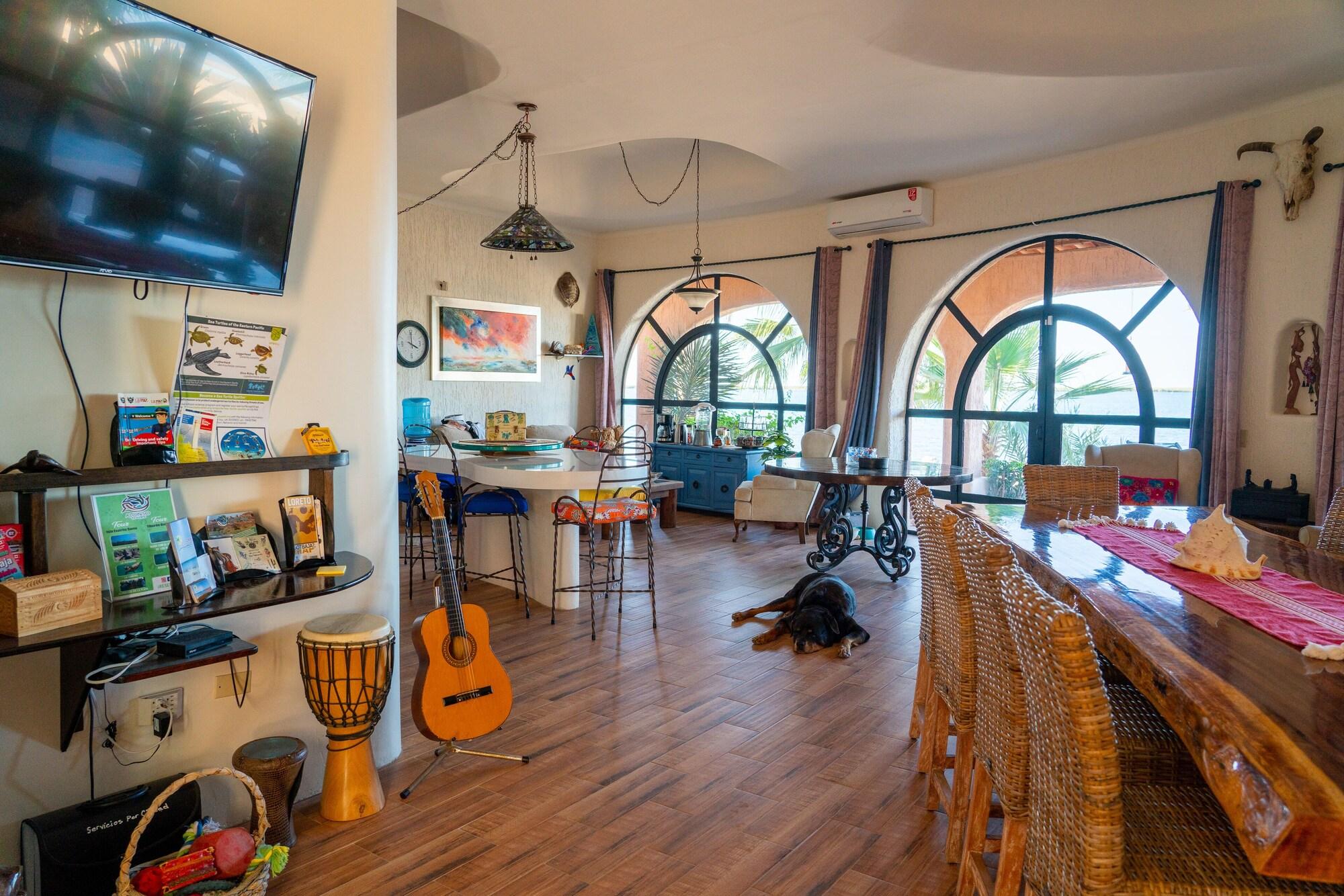Vista Lobby Casa Kootenay Waterfront BnB