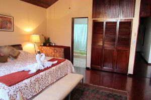 Alojamiento - The Cariari Bed and Breakfast