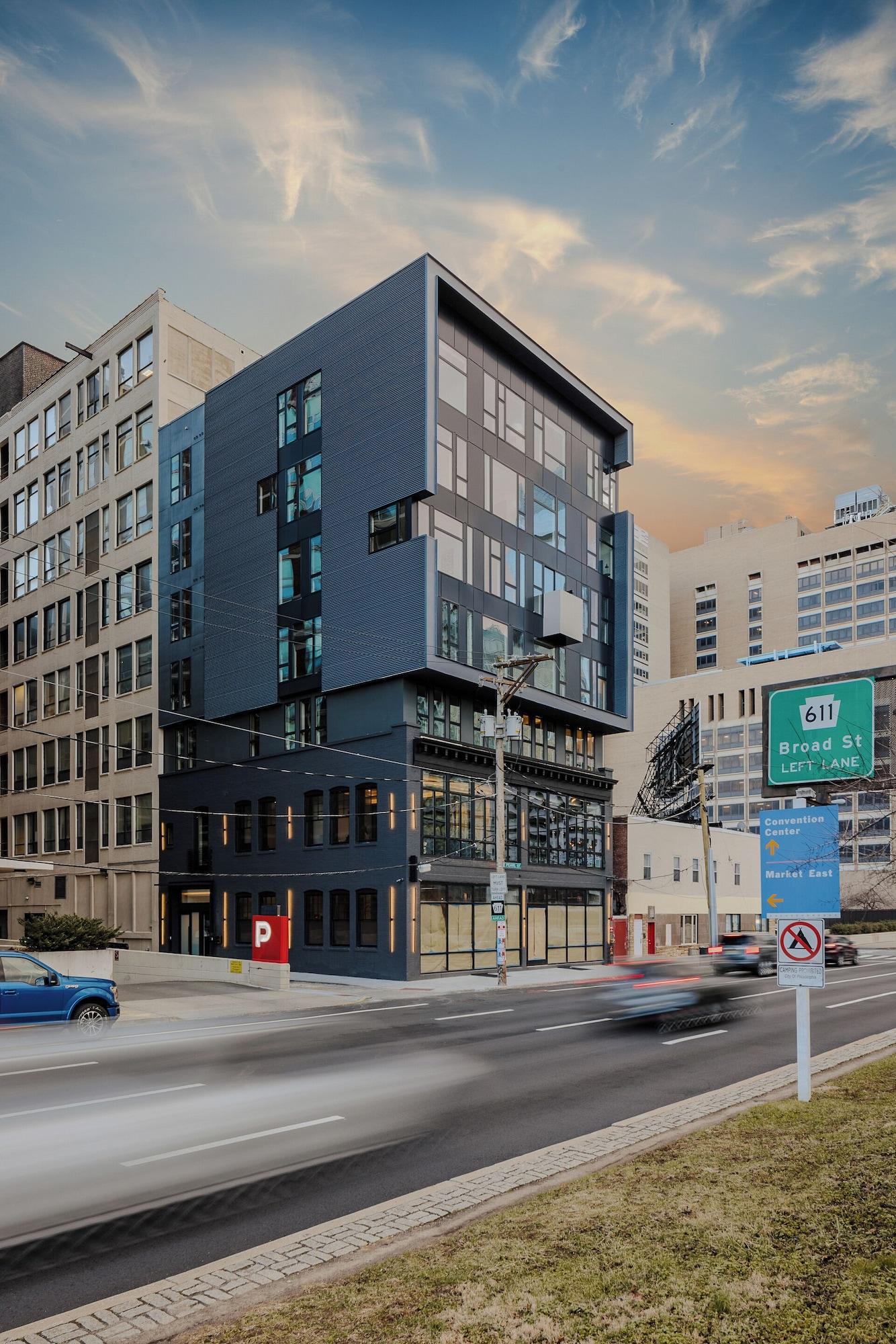 Vista Exterior Sosuite at The Onyx - Museum District