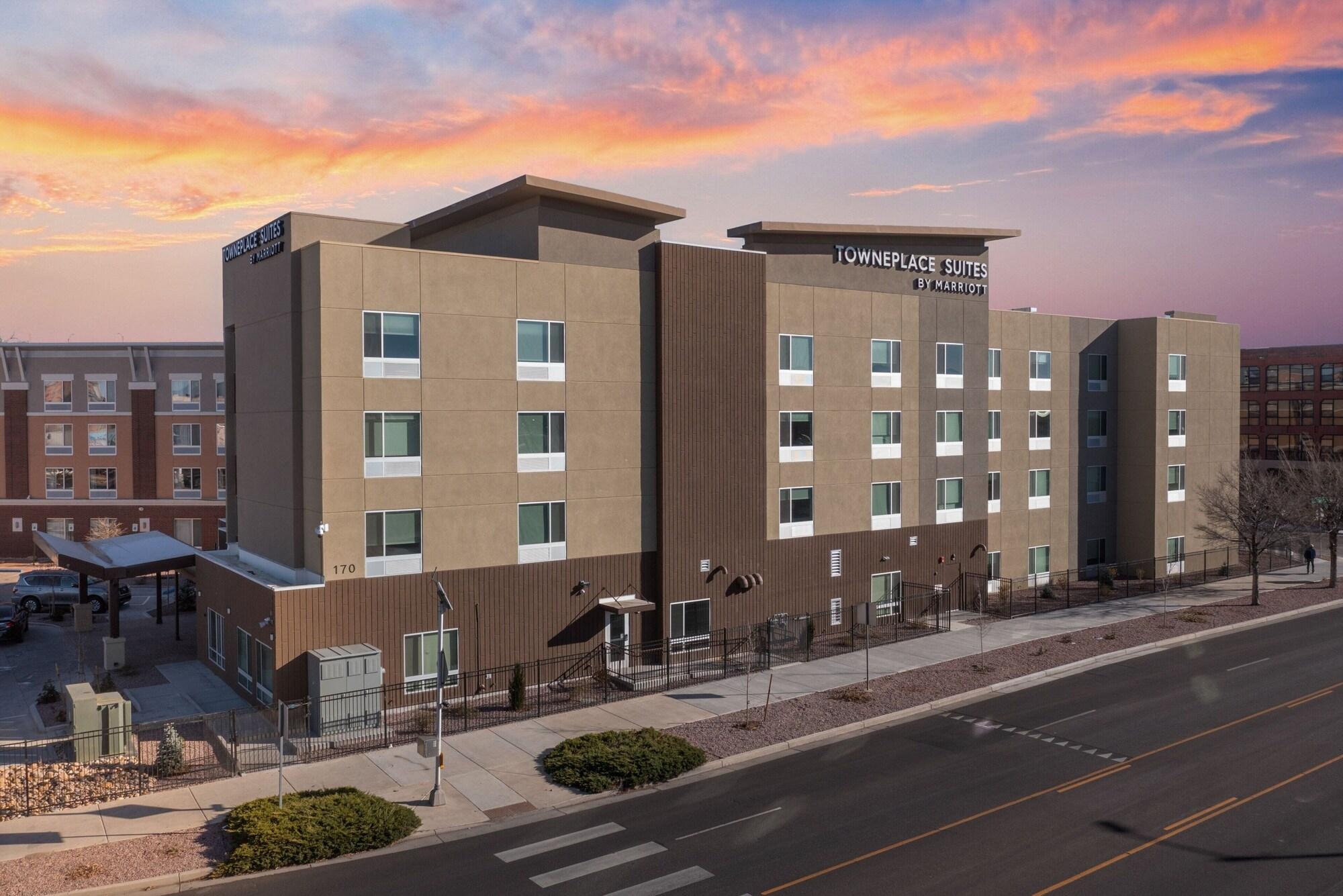 Vista Exterior TownePlace Suites by Marriott Pueblo Downtown