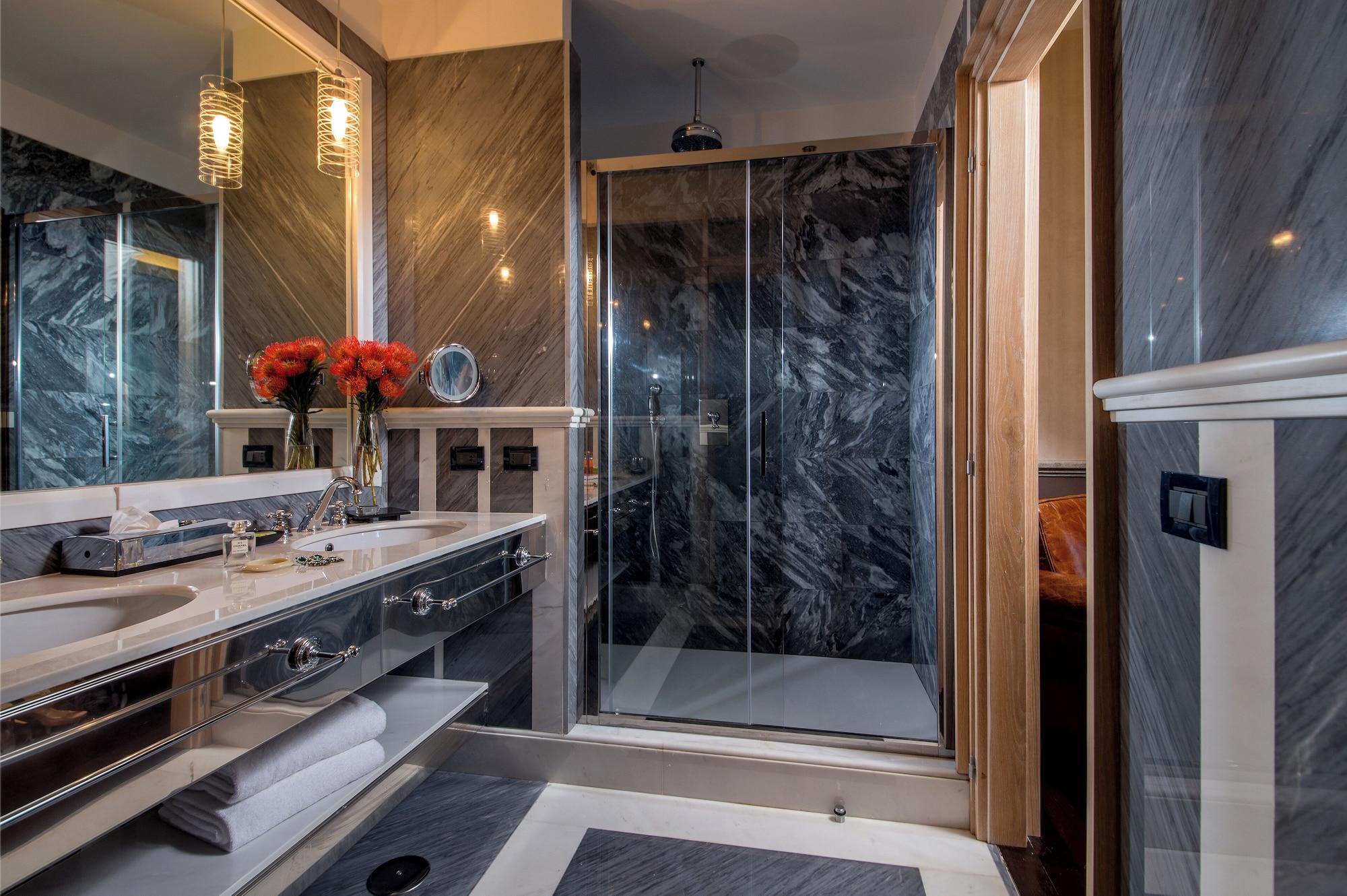 Equipamiento de Habitación The Inn at the Spanish Steps Luxury Collection - Spanish Steps Suites