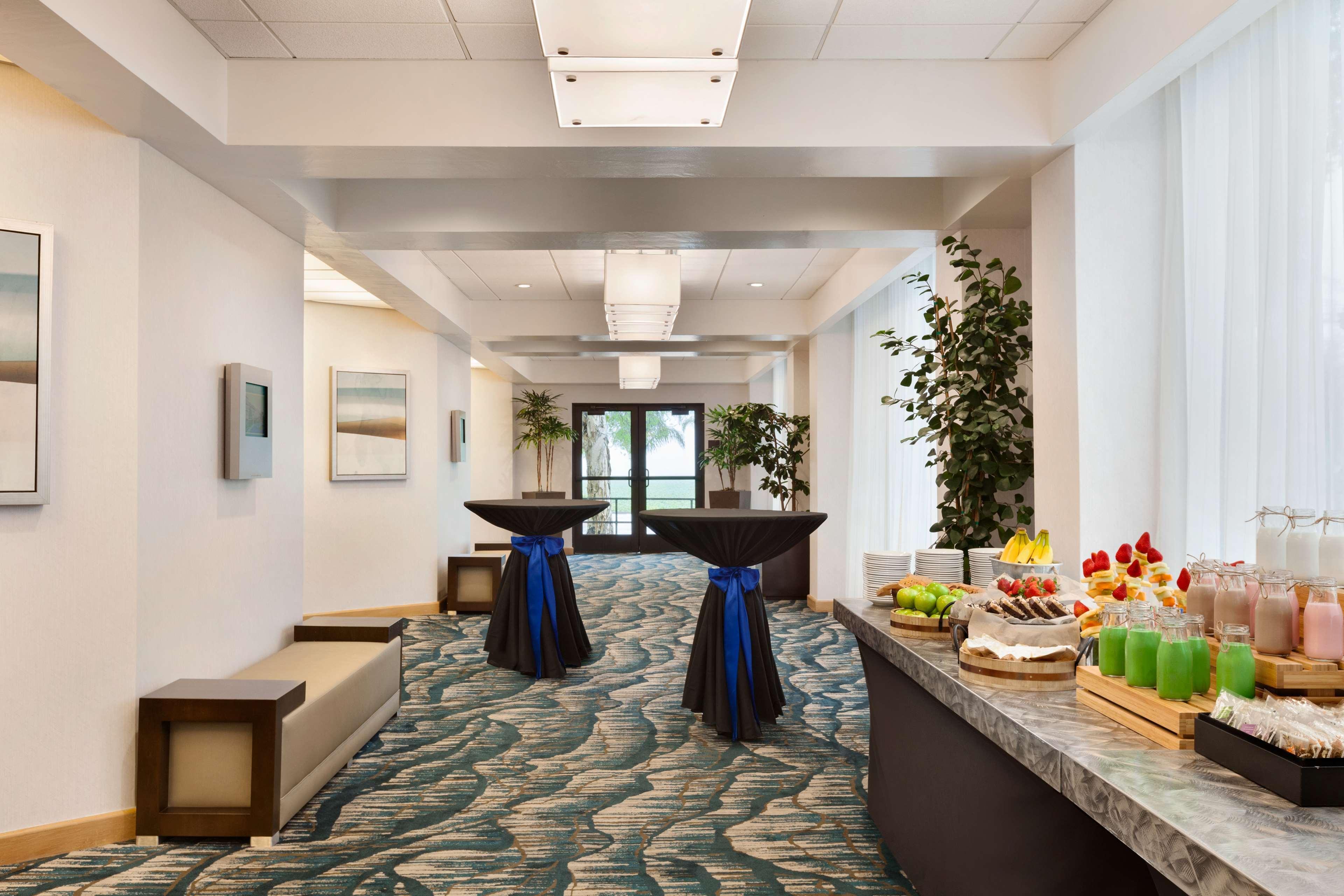 Vista Exterior Embassy Suites by Hilton San Luis Obispo