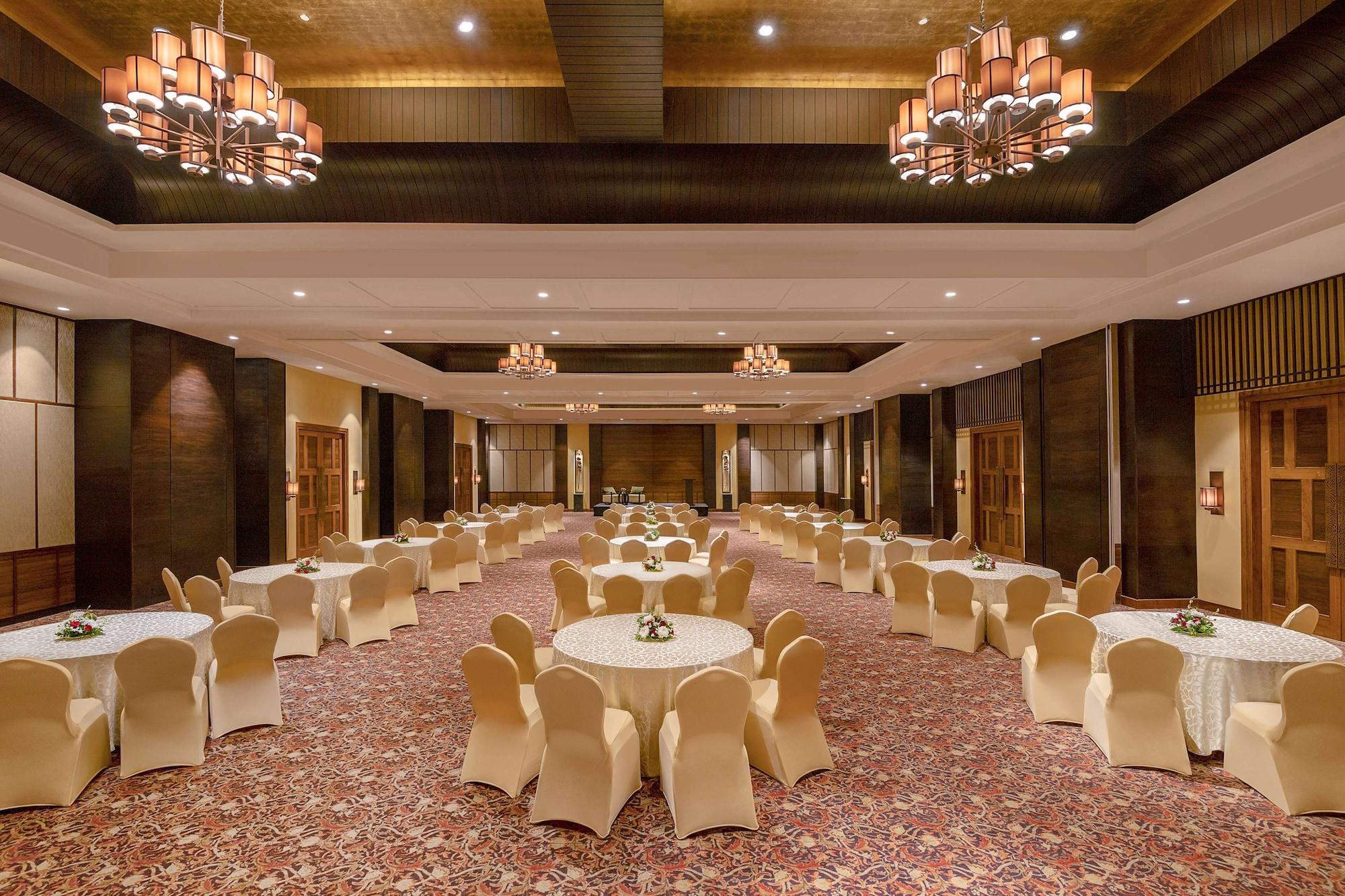 Salón de Baile Radisson Blu Plaza Resort & Convention Centre Karjat