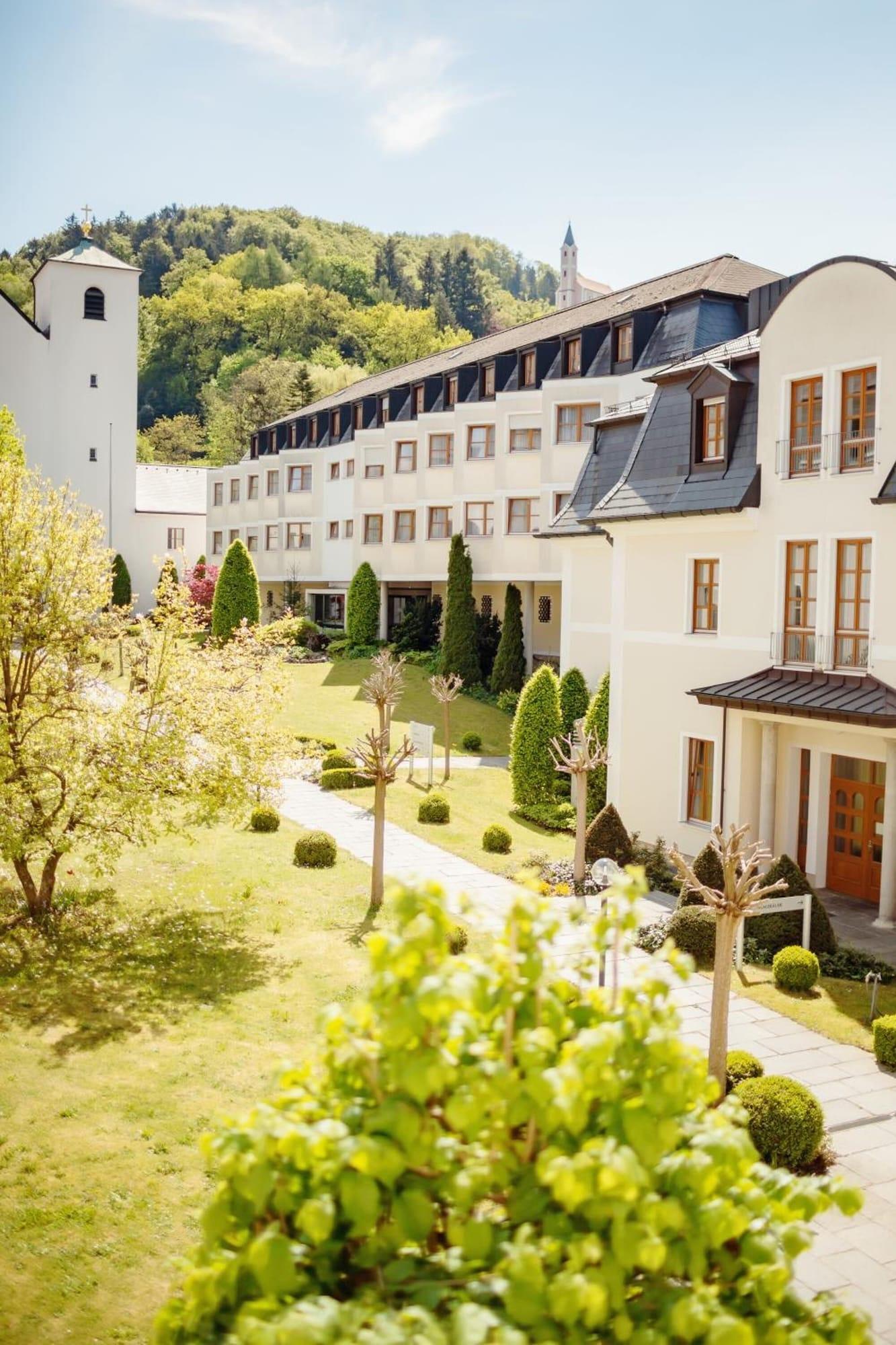 Vista Exterior Kloster St. Josef