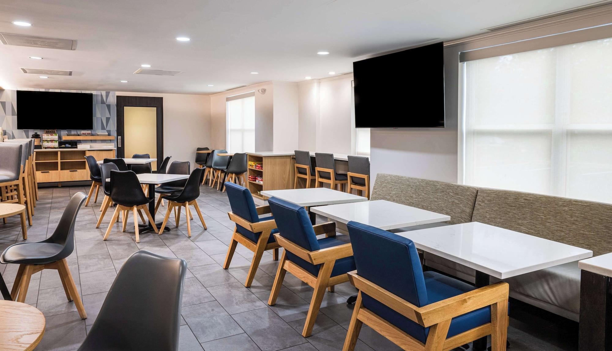 Vista Lobby Hyatt House Herndon/Reston