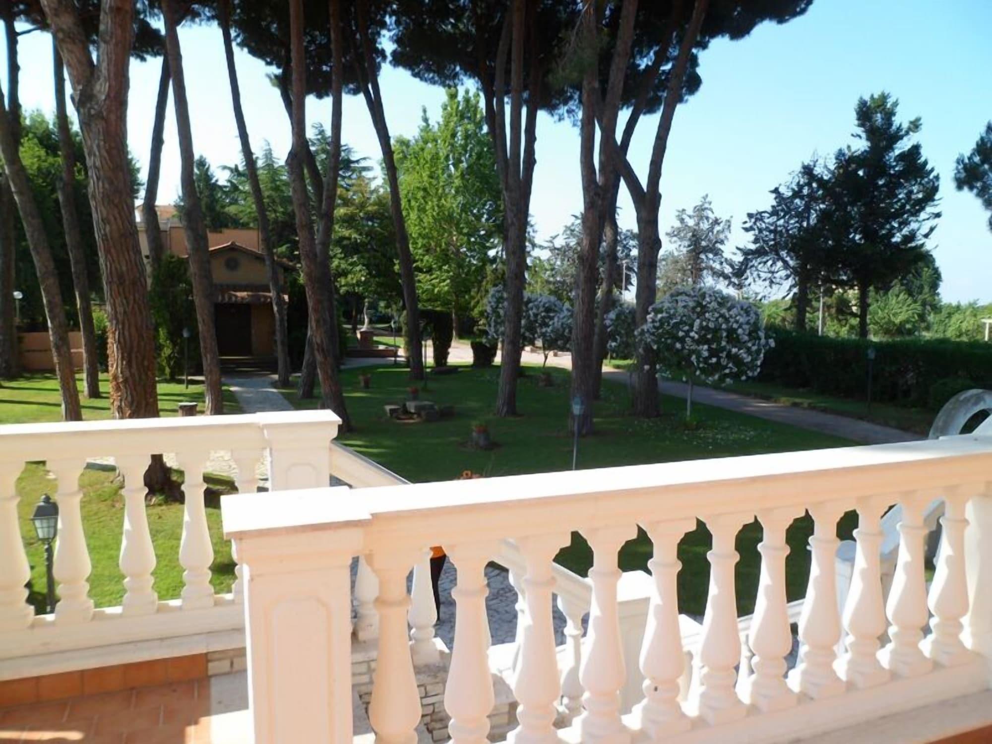 Vista Exterior Park Hotel Villamaria