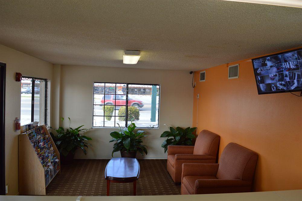 Vista Lobby Anaheim National Inn