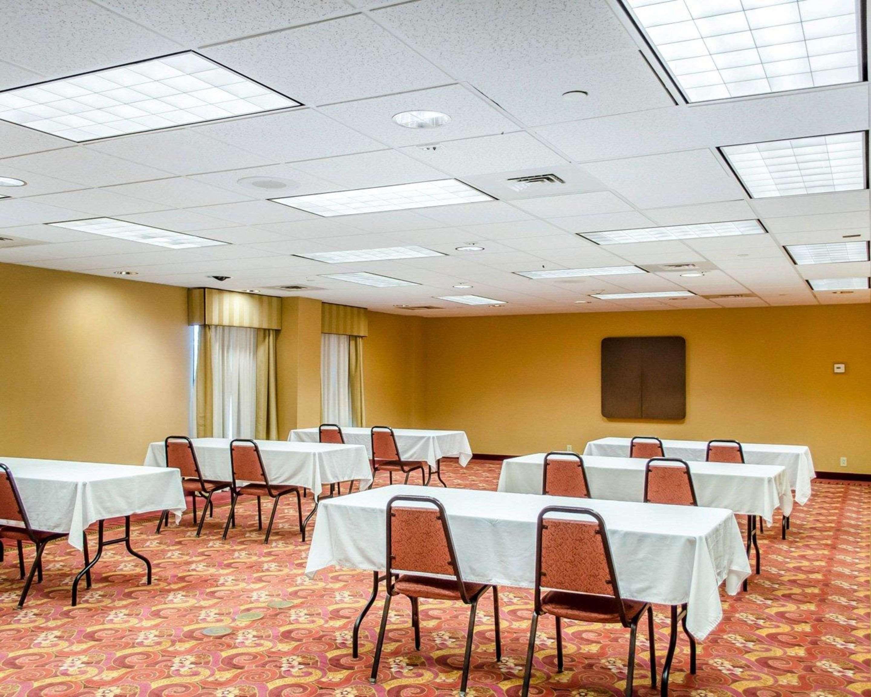 Centro de Negocios Comfort Inn & Suites York North