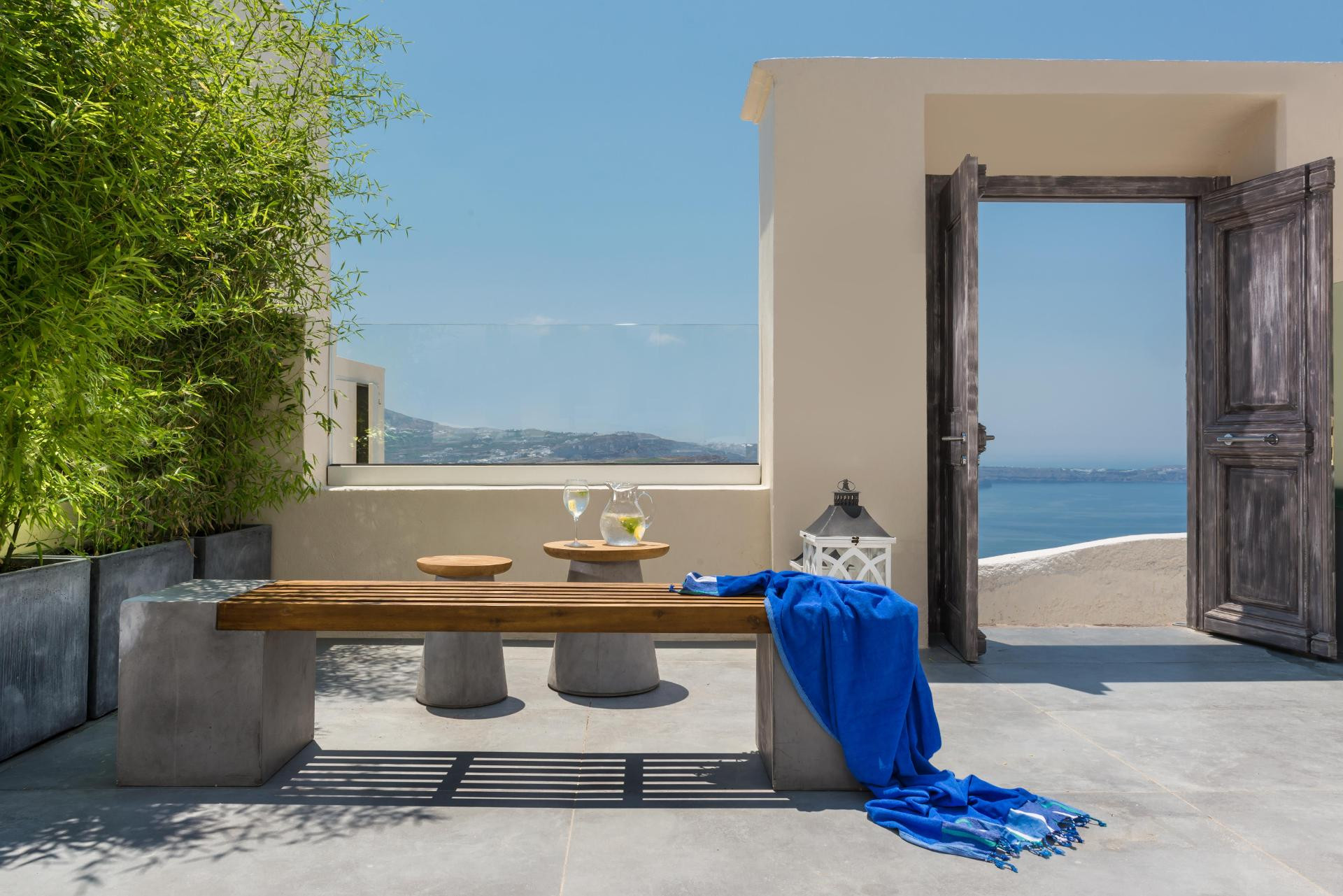 Vista Lobby Mythical Blue Luxury Suites