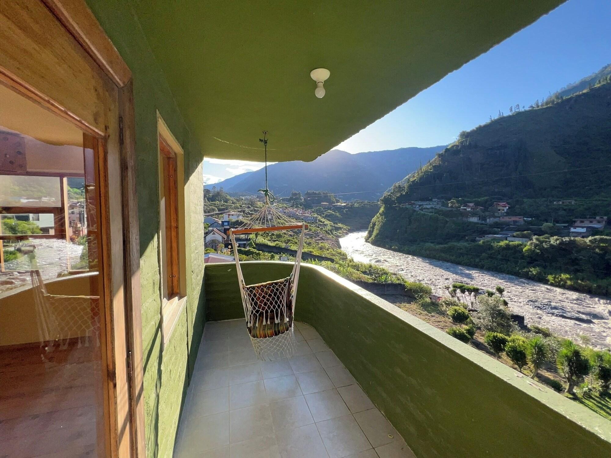 Varios La Casa Verde