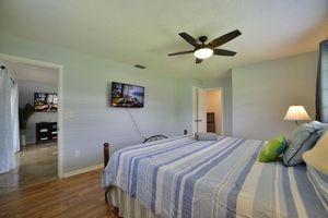 Alquiler Vacacional - The Purple Palm House - Relaxing 2-bedroom house in Sebring with WiFi & Hot Tub